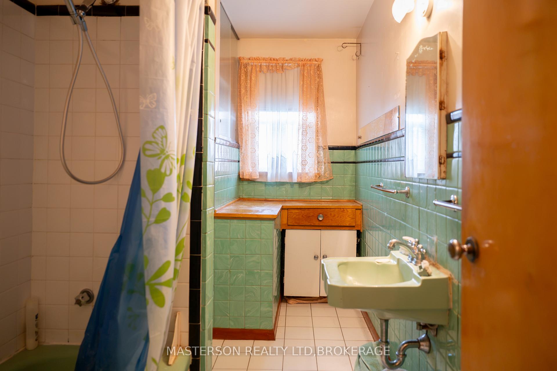Photo 12 of 6519 Dunn Street, Niagara Falls, Dorchester — HOMEH