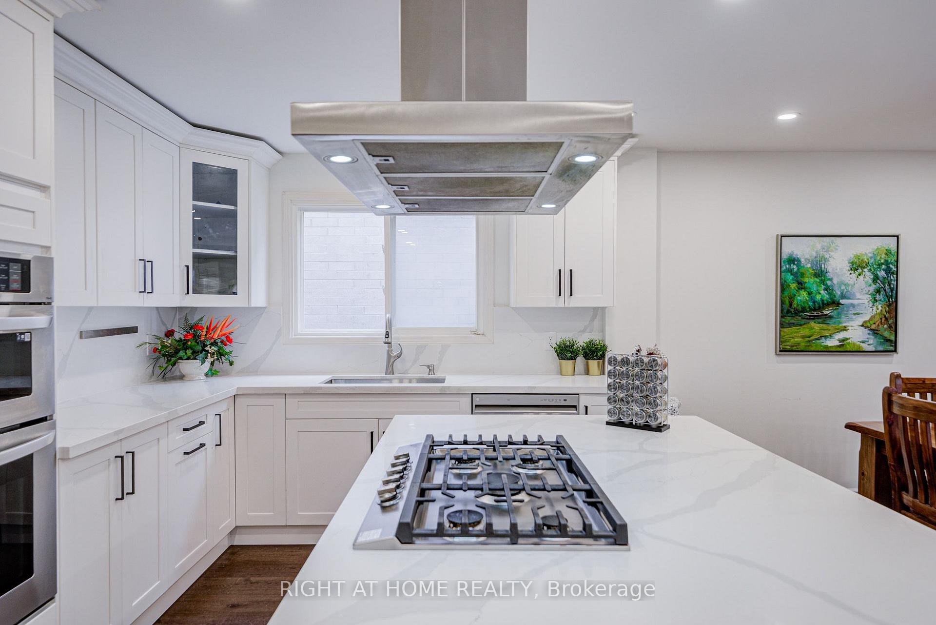 Photo 11 of 71 Bayhampton Crescent, Vaughan, Brownridge — HOMEH
