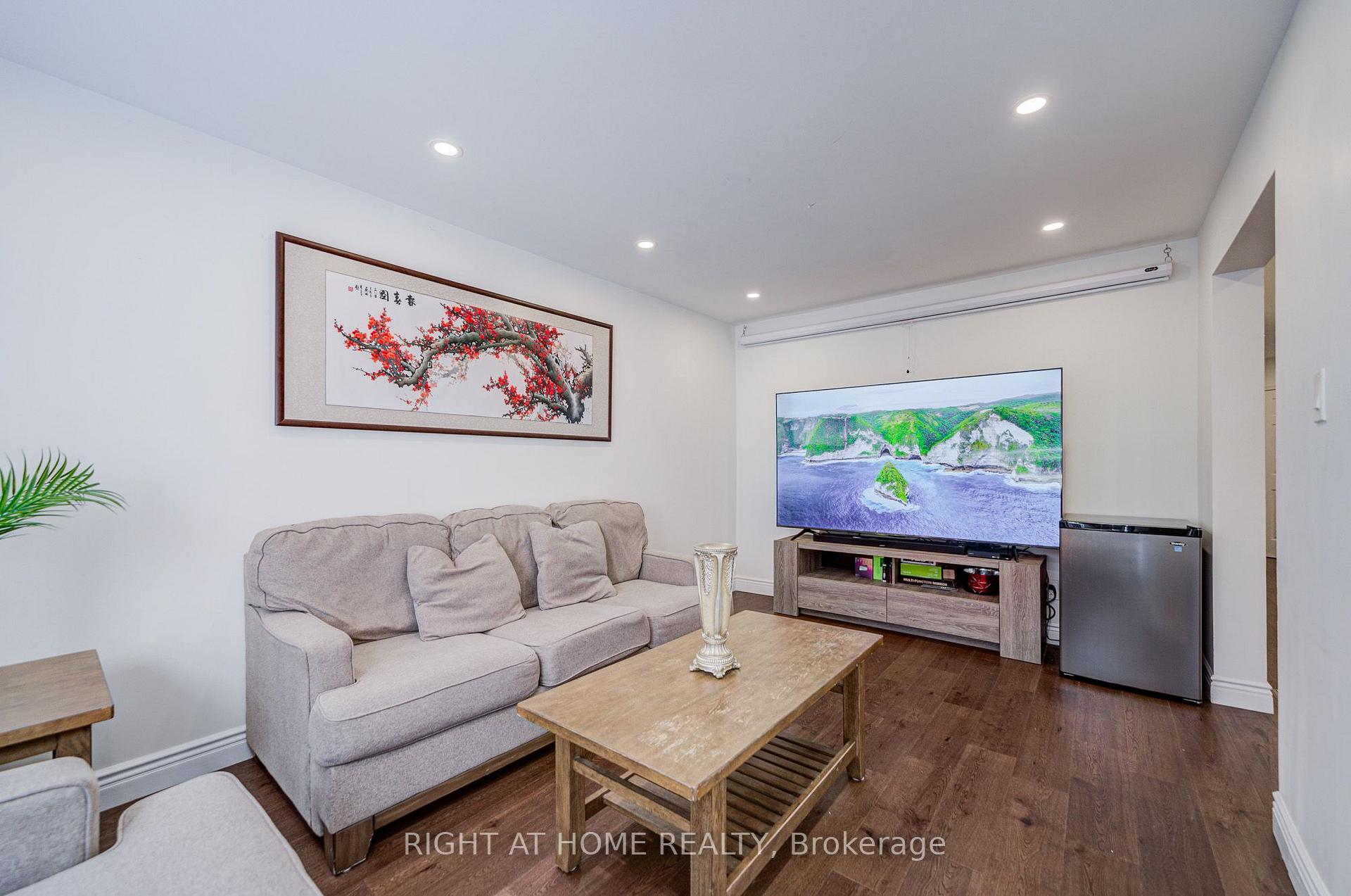 Photo 20 of 71 Bayhampton Crescent, Vaughan, Brownridge — HOMEH