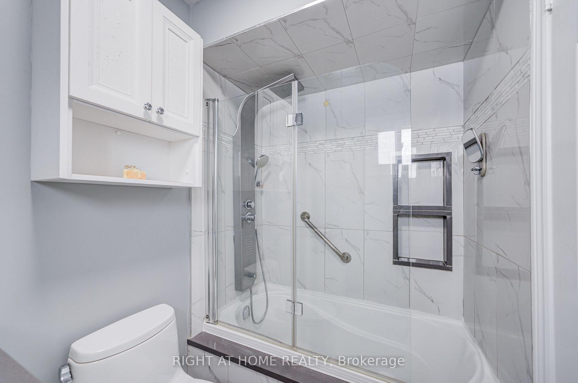 Photo 22 of 71 Bayhampton Crescent, Vaughan, Brownridge — HOMEH