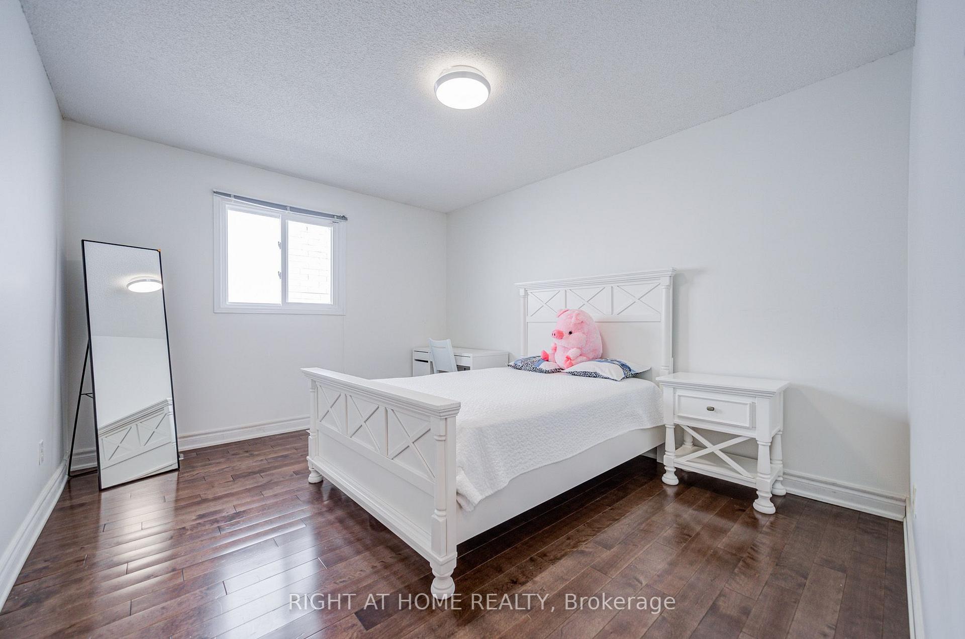 Photo 29 of 71 Bayhampton Crescent, Vaughan, Brownridge — HOMEH