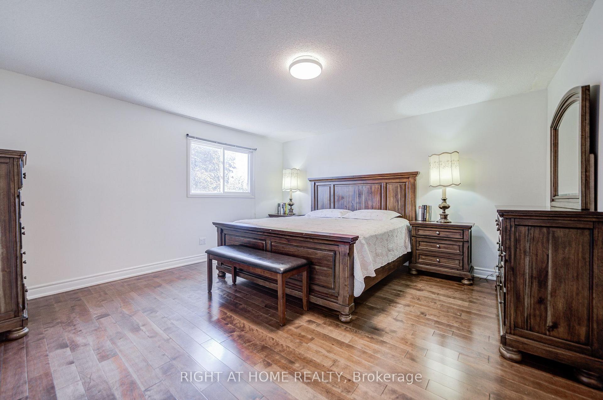 Photo 30 of 71 Bayhampton Crescent, Vaughan, Brownridge — HOMEH