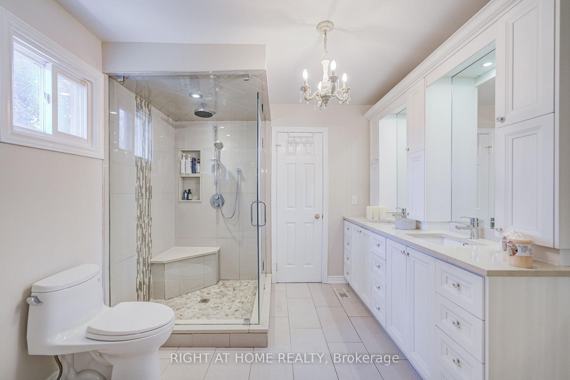 Photo 34 of 71 Bayhampton Crescent, Vaughan, Brownridge — HOMEH