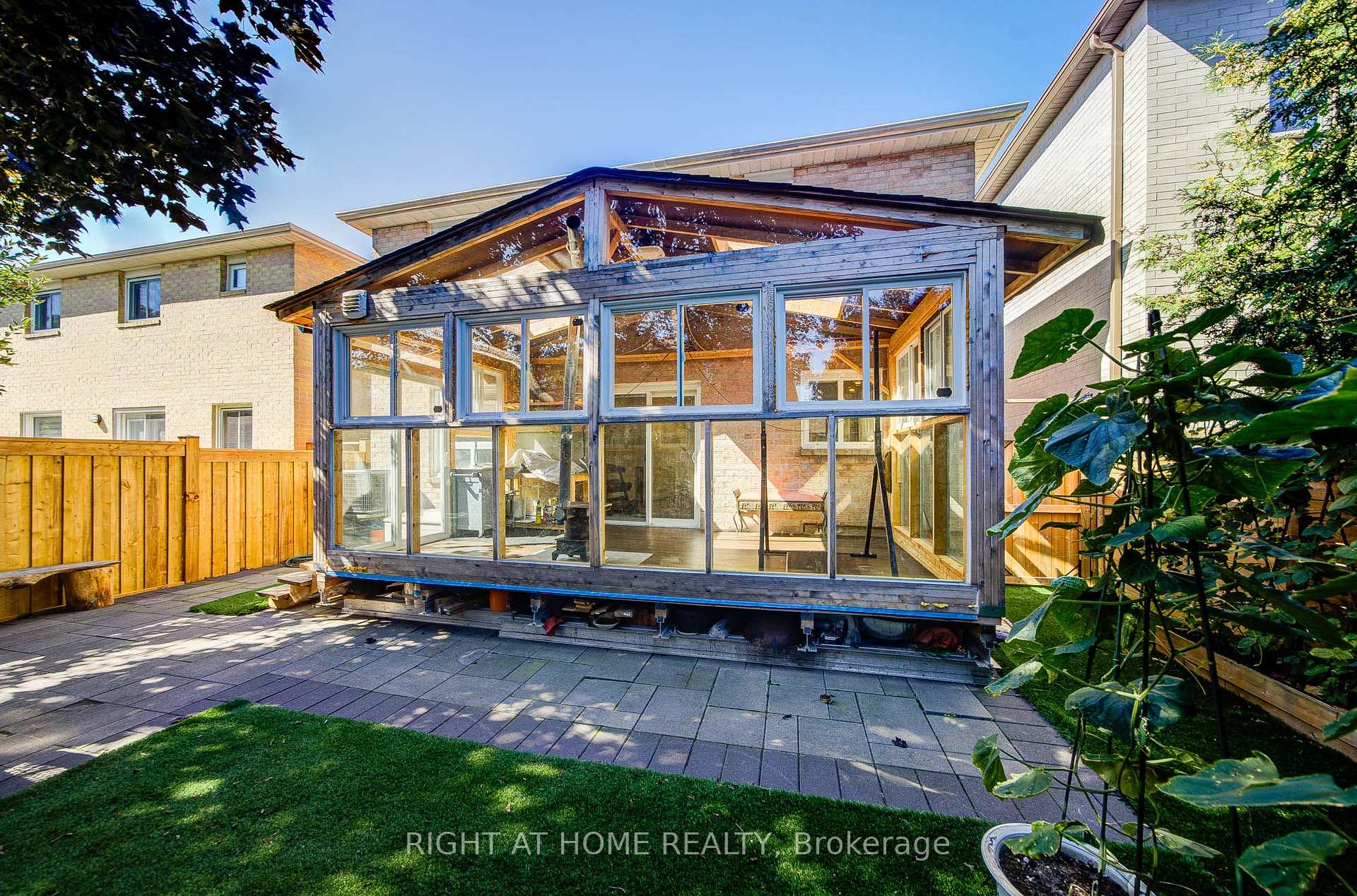 Photo 38 of 71 Bayhampton Crescent, Vaughan, Brownridge — HOMEH