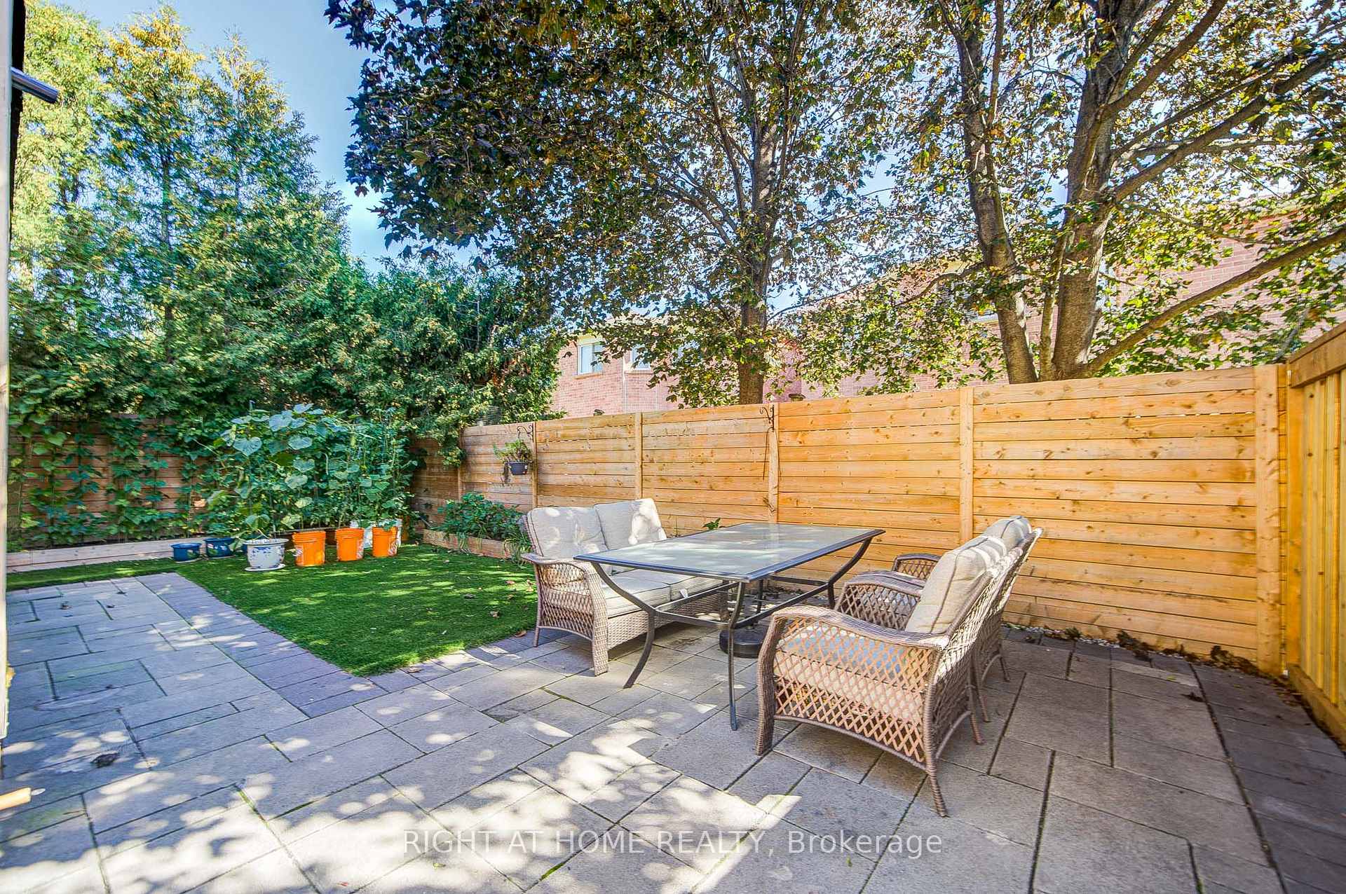 Photo 40 of 71 Bayhampton Crescent, Vaughan, Brownridge — HOMEH