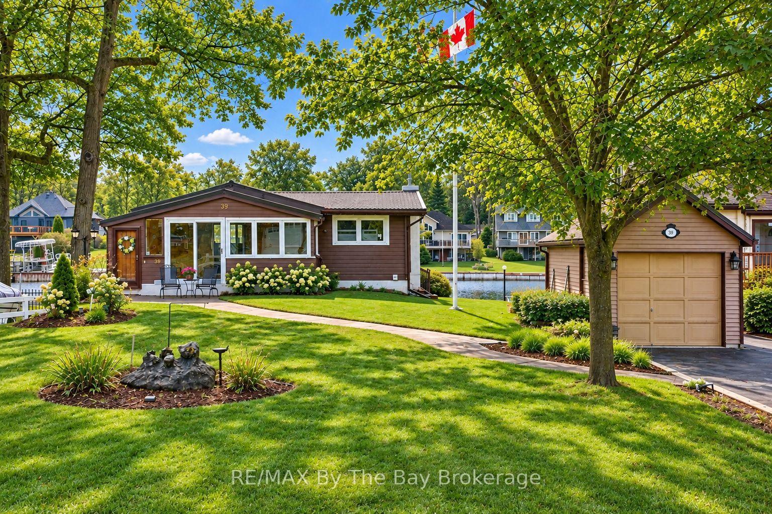 Photo 6 of 39 Old Mosley Street, Wasaga Beach — HOMEH