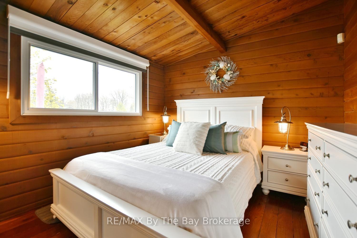 Photo 14 of 39 Old Mosley Street, Wasaga Beach — HOMEH