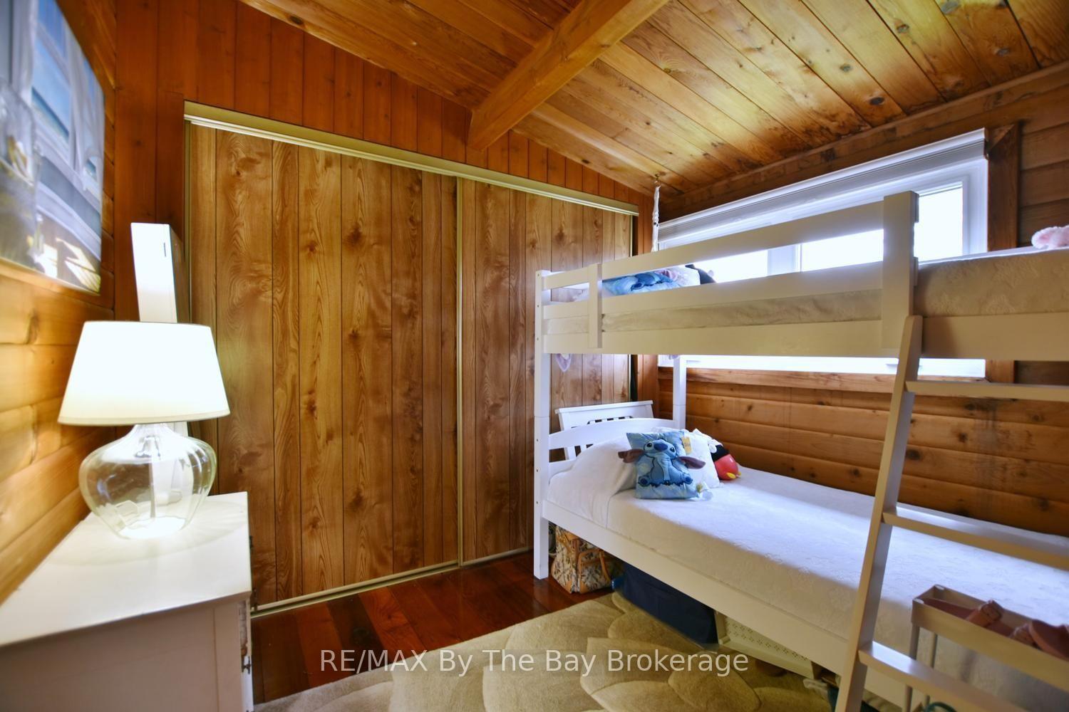 Photo 17 of 39 Old Mosley Street, Wasaga Beach — HOMEH