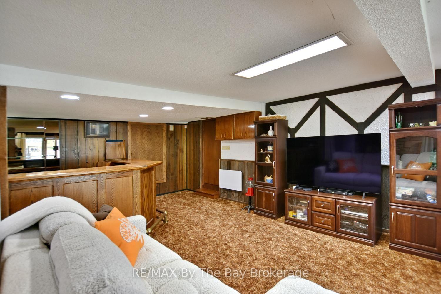 Photo 20 of 39 Old Mosley Street, Wasaga Beach — HOMEH