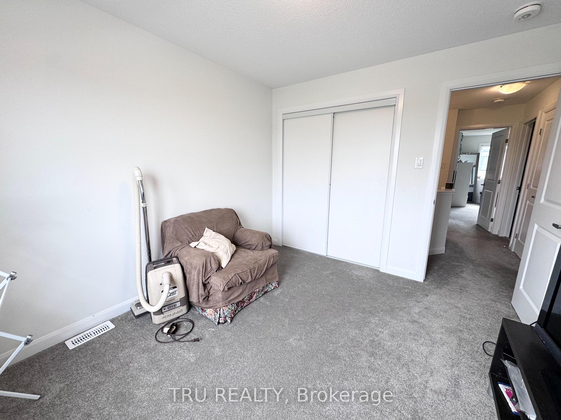 Photo 18 of 201 Invention Boulevard, Ottawa, Kanata - Morgan's Grant/South March — HOMEH