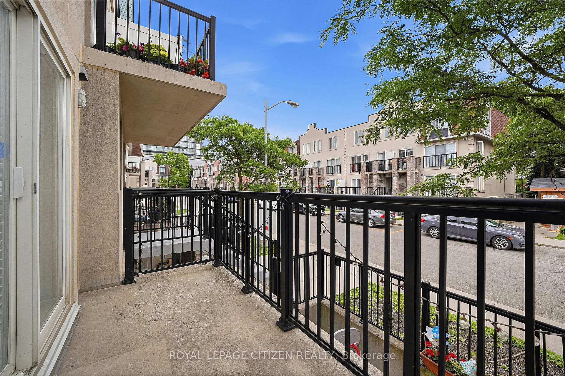 Photo 3 of Unit 2048, 75 George Appleton Way, North York, Downsview-Roding-CFB — HOMEH