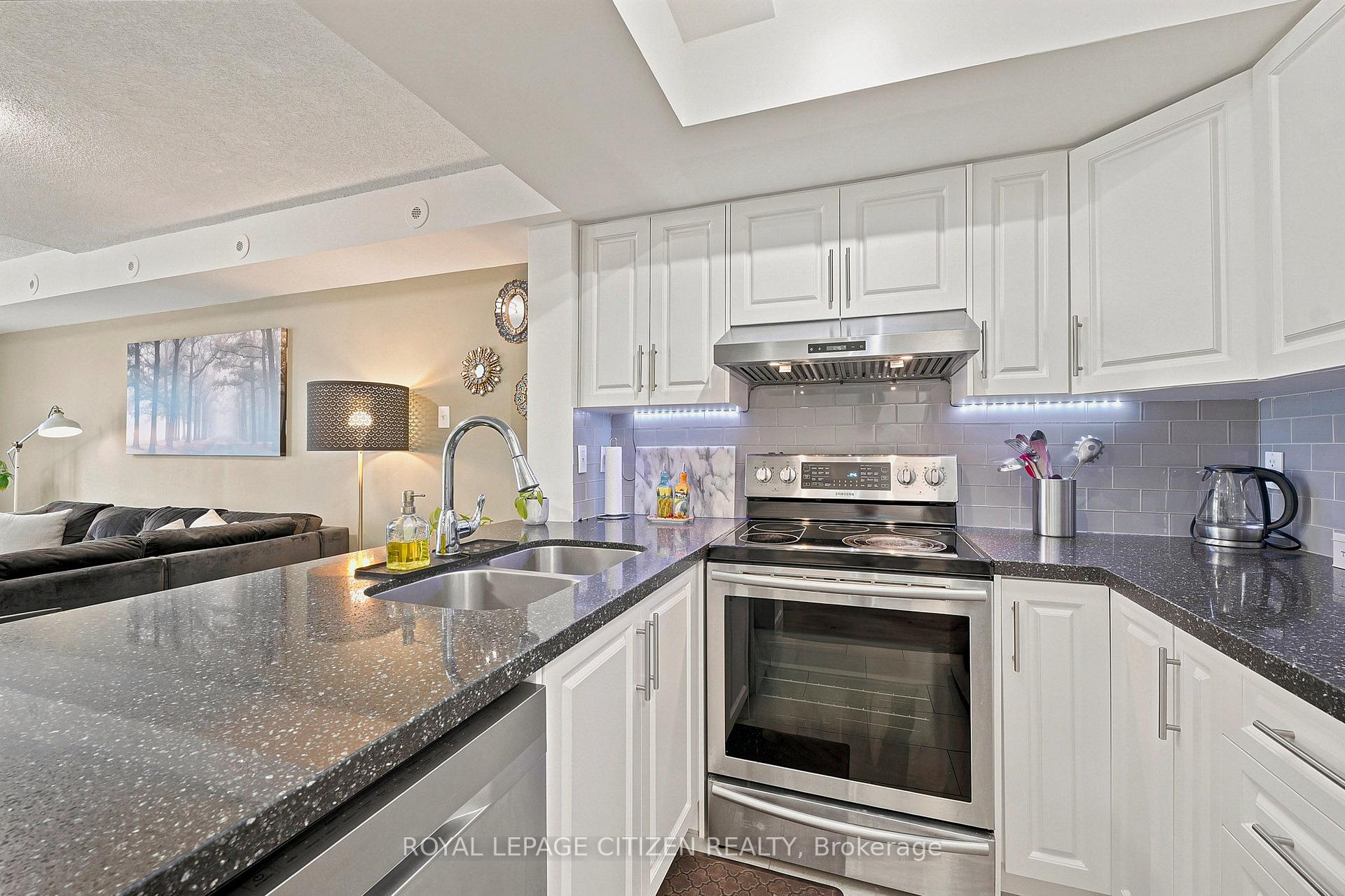 Photo 10 of Unit 2048, 75 George Appleton Way, North York, Downsview-Roding-CFB — HOMEH
