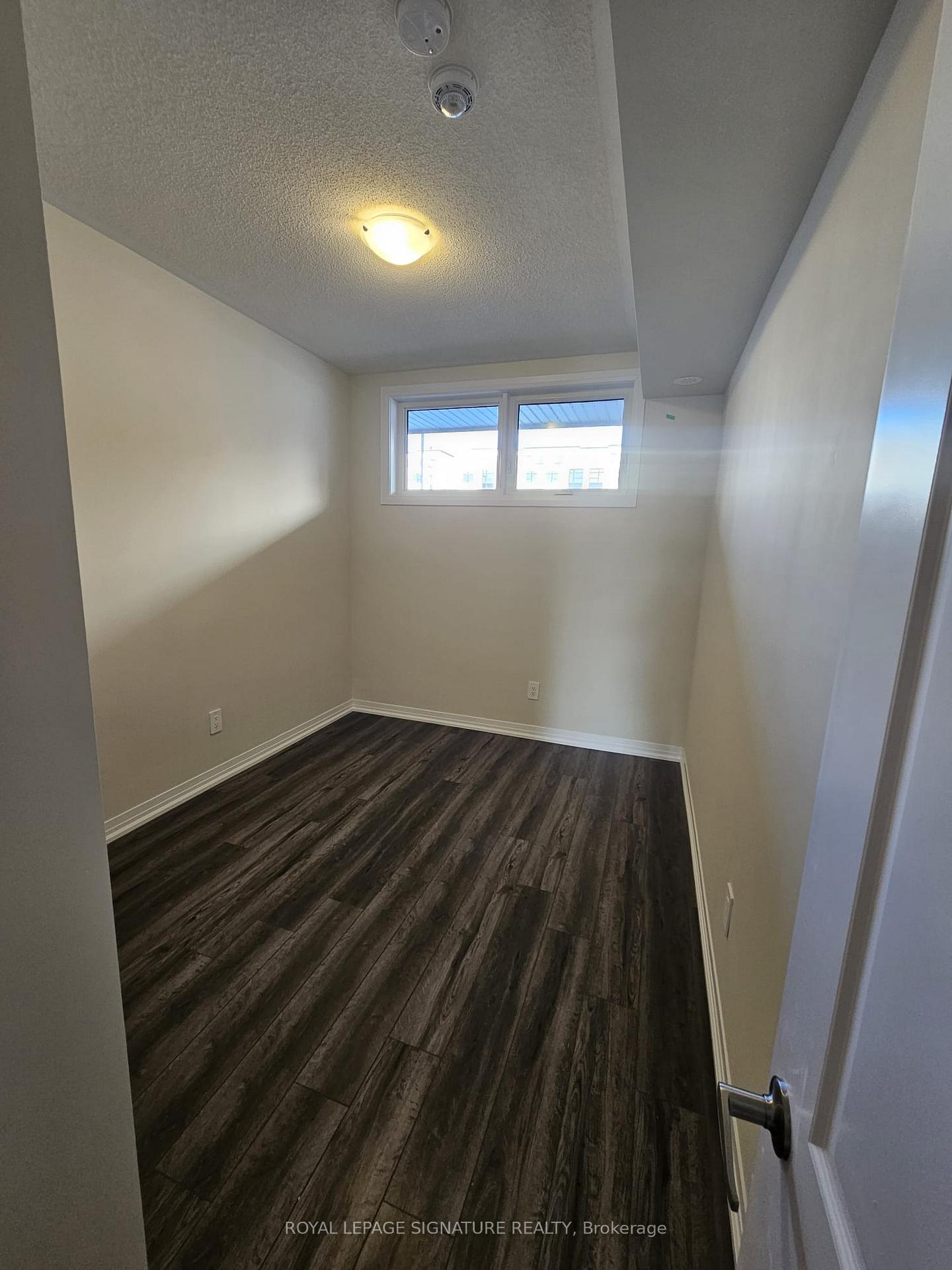 Photo 11 of Unit 121, 1589 Rose Way, Milton, Cobban — HOMEH