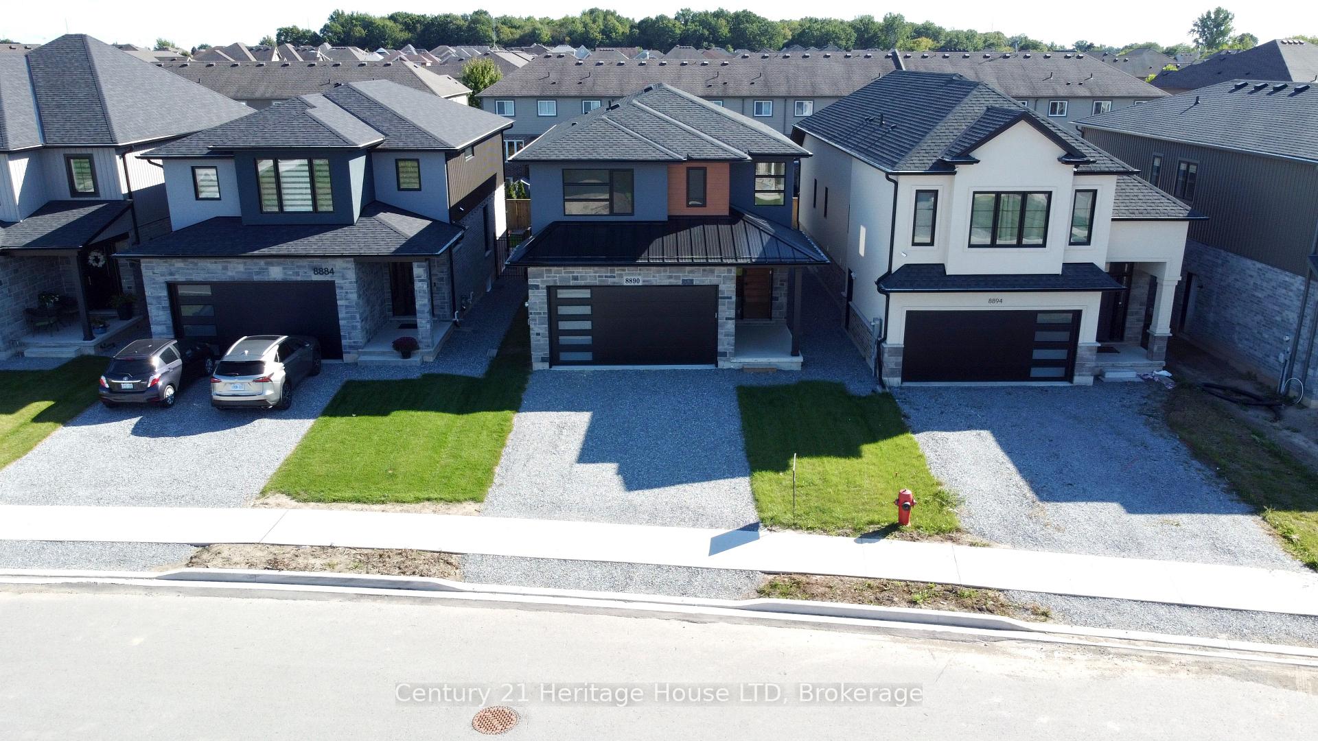 Photo 3 of 8890 Angie Drive, Niagara Falls, Forestview — HOMEH