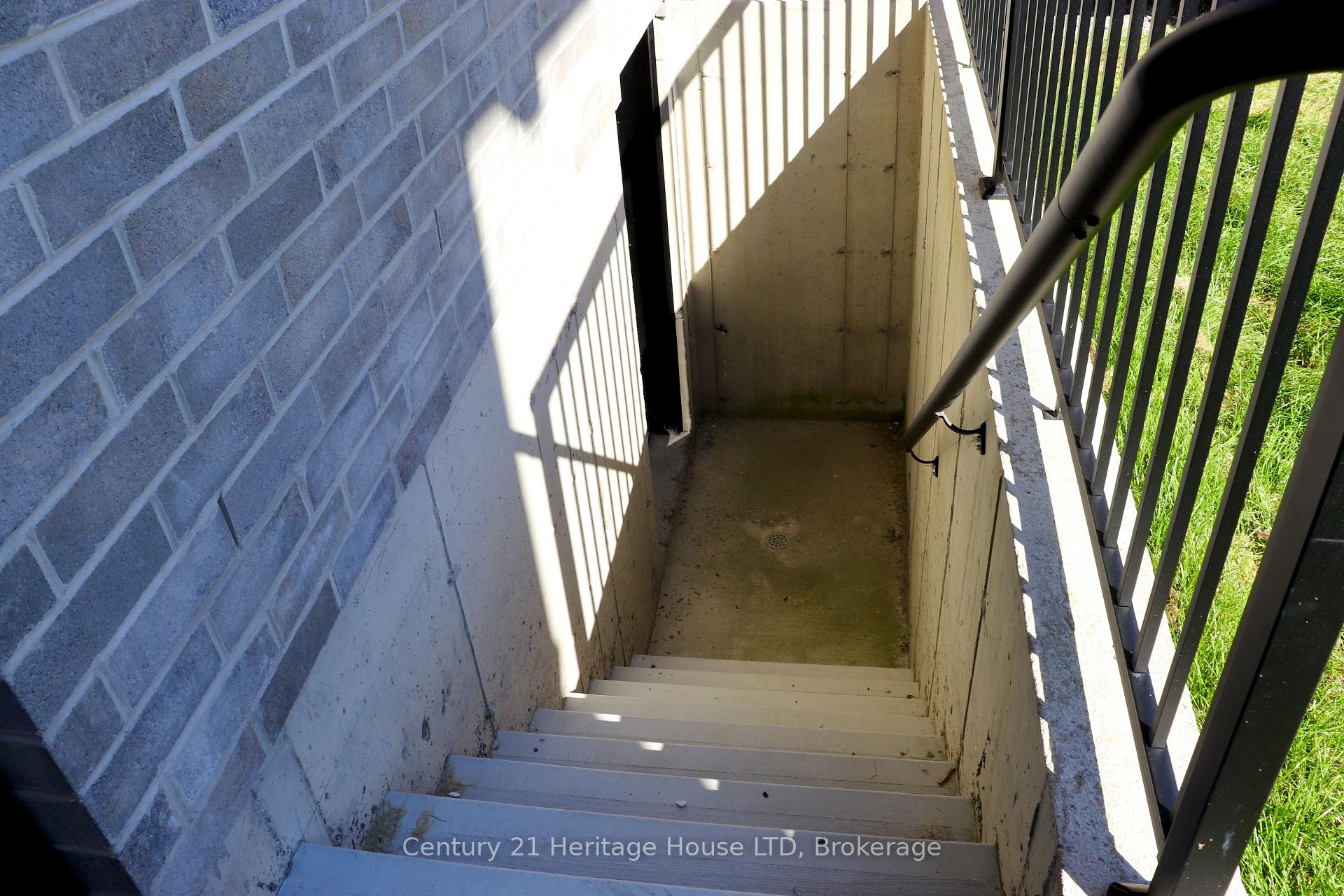 Photo 14 of 8890 Angie Drive, Niagara Falls, Forestview — HOMEH
