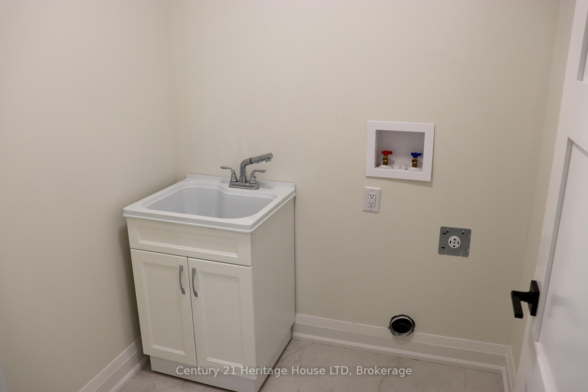 Photo 38 of 8890 Angie Drive, Niagara Falls, Forestview — HOMEH