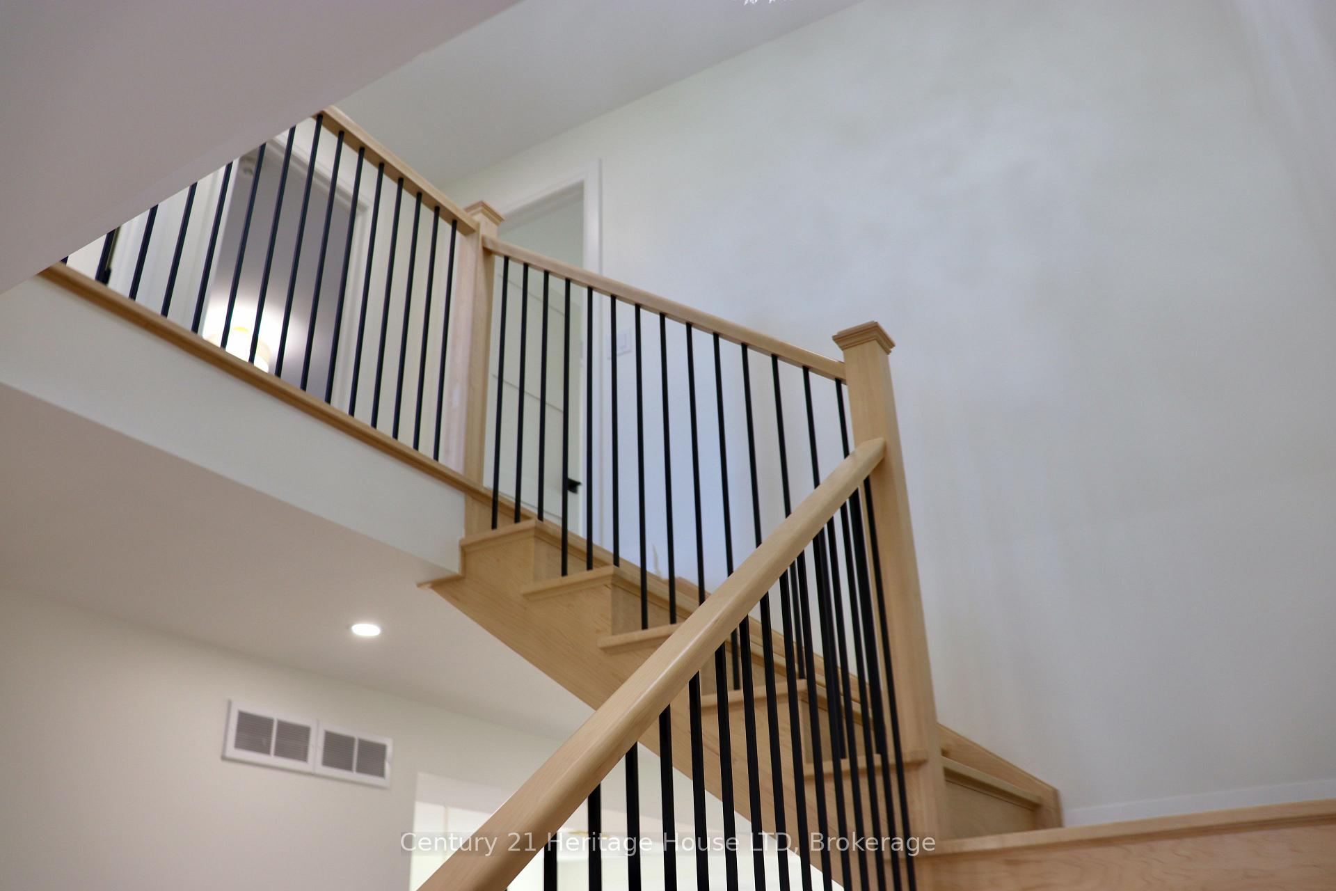Photo 41 of 8890 Angie Drive, Niagara Falls, Forestview — HOMEH