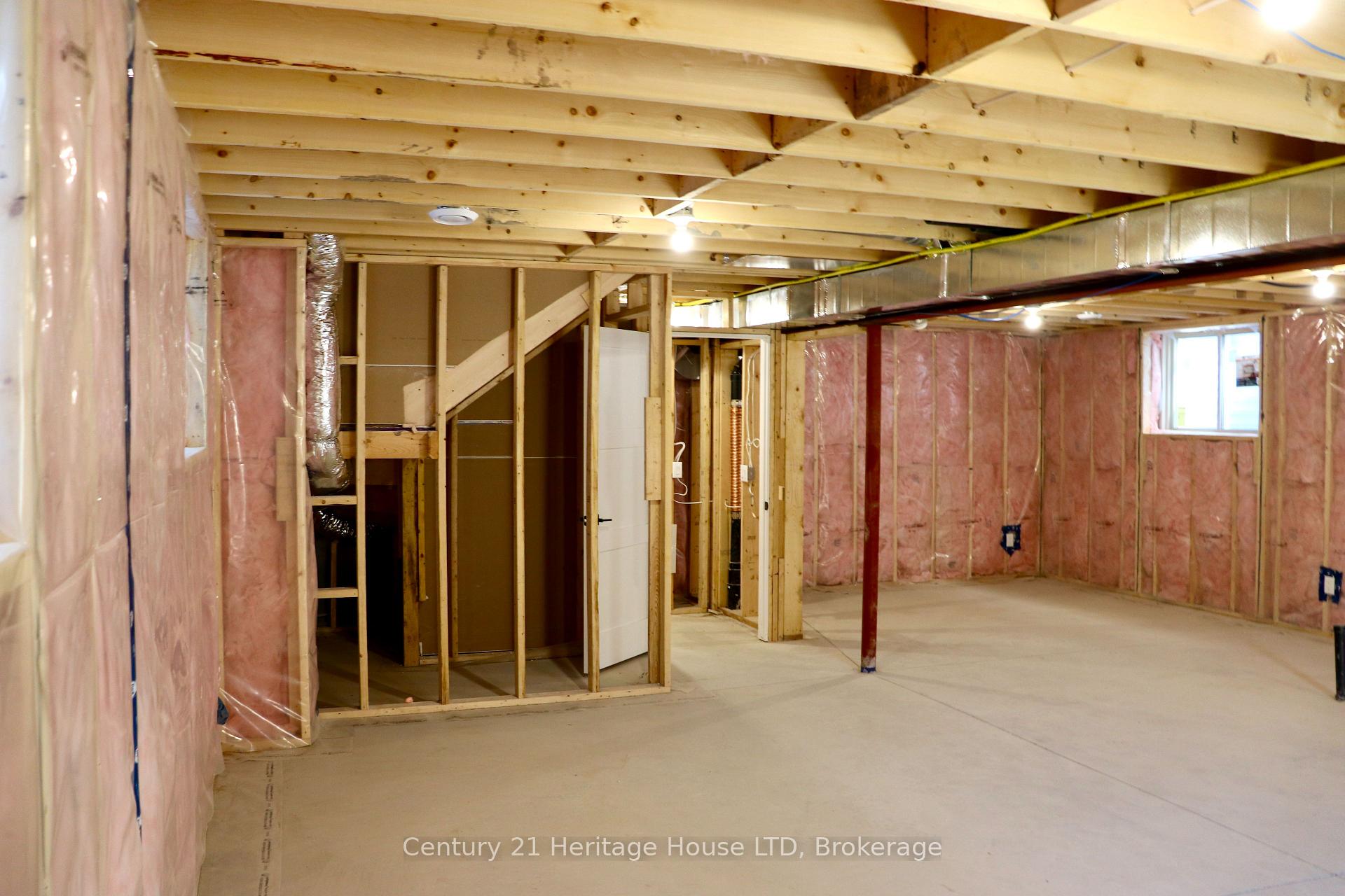 Photo 46 of 8890 Angie Drive, Niagara Falls, Forestview — HOMEH