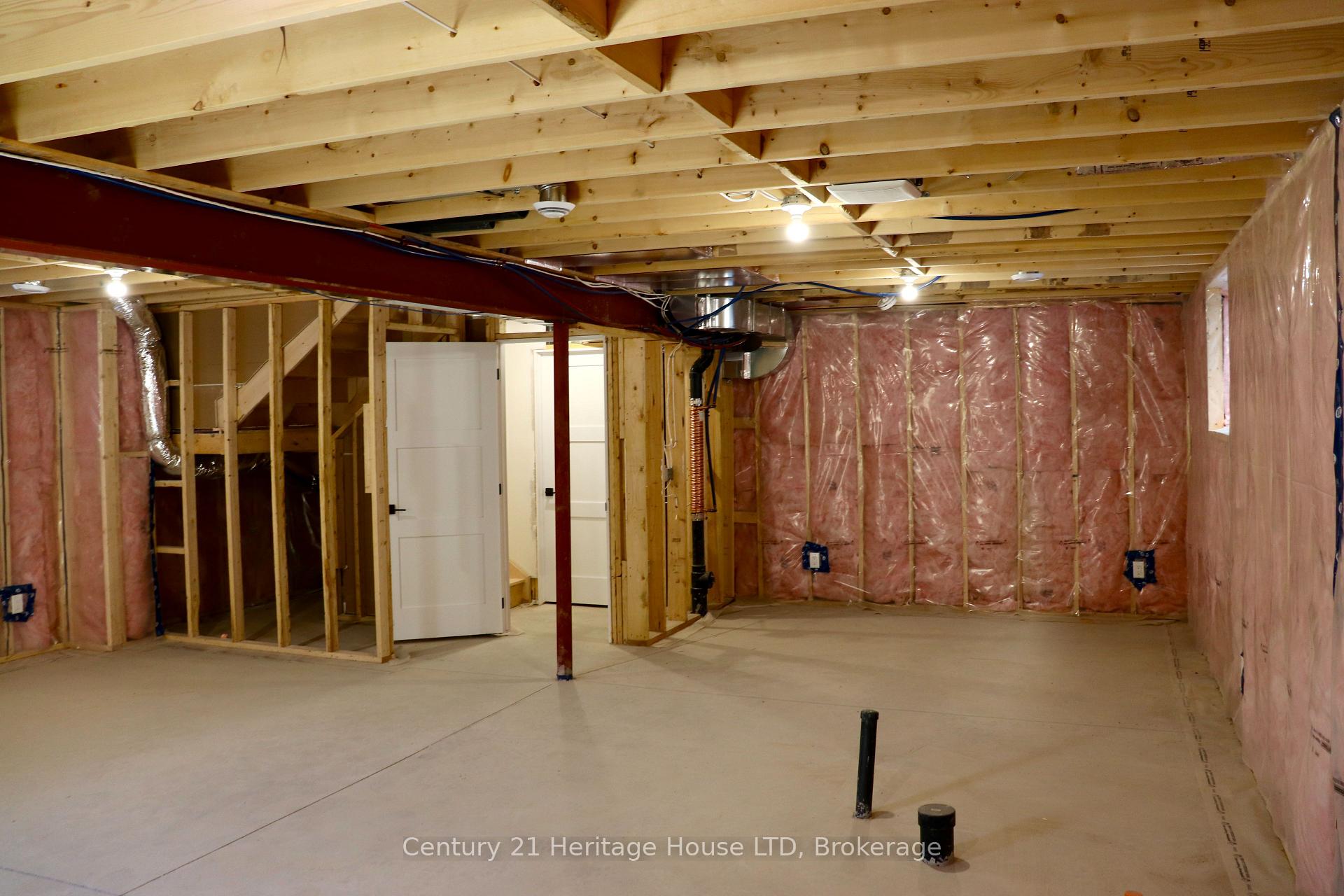 Photo 47 of 8890 Angie Drive, Niagara Falls, Forestview — HOMEH