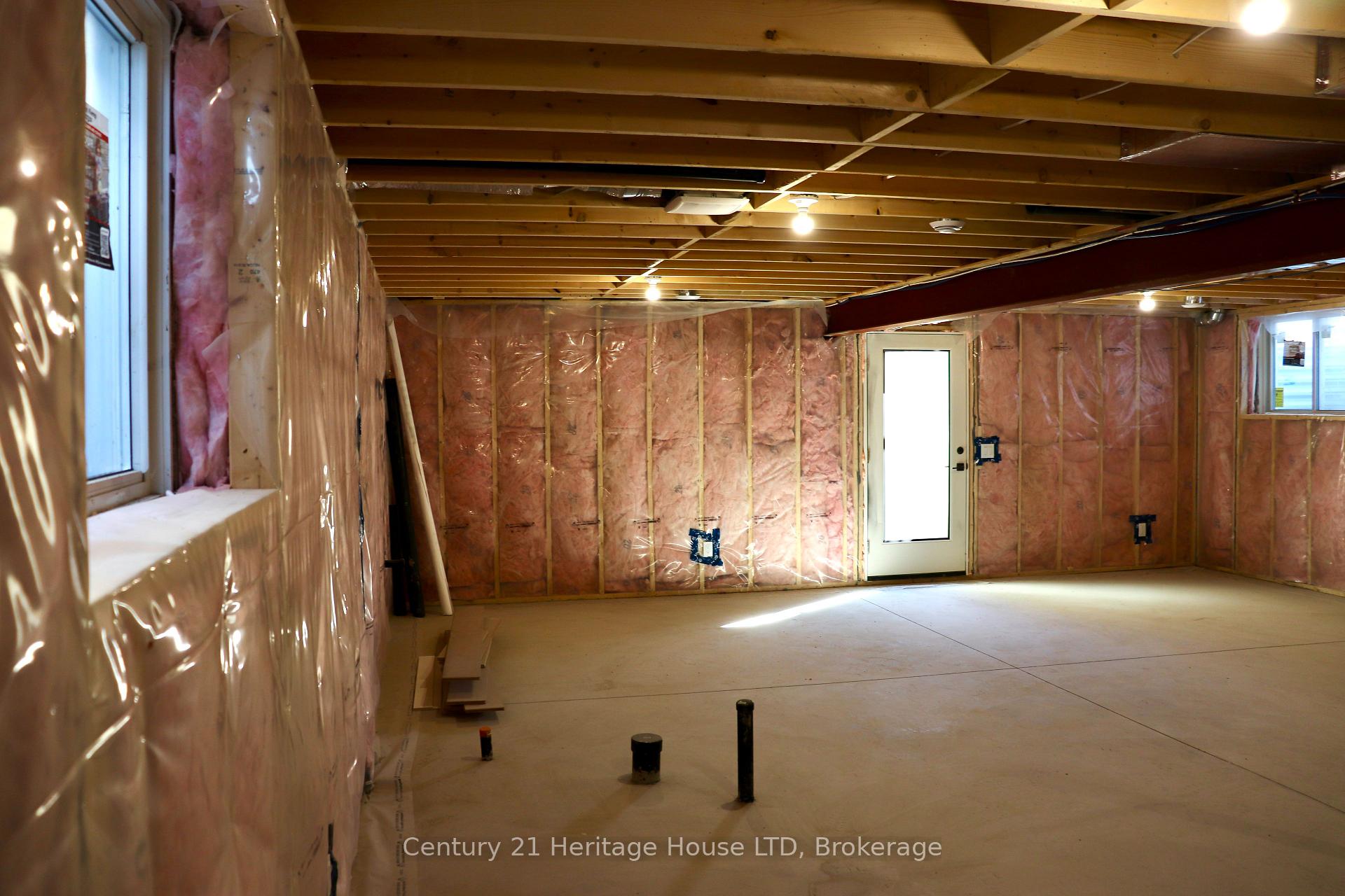 Photo 49 of 8890 Angie Drive, Niagara Falls, Forestview — HOMEH
