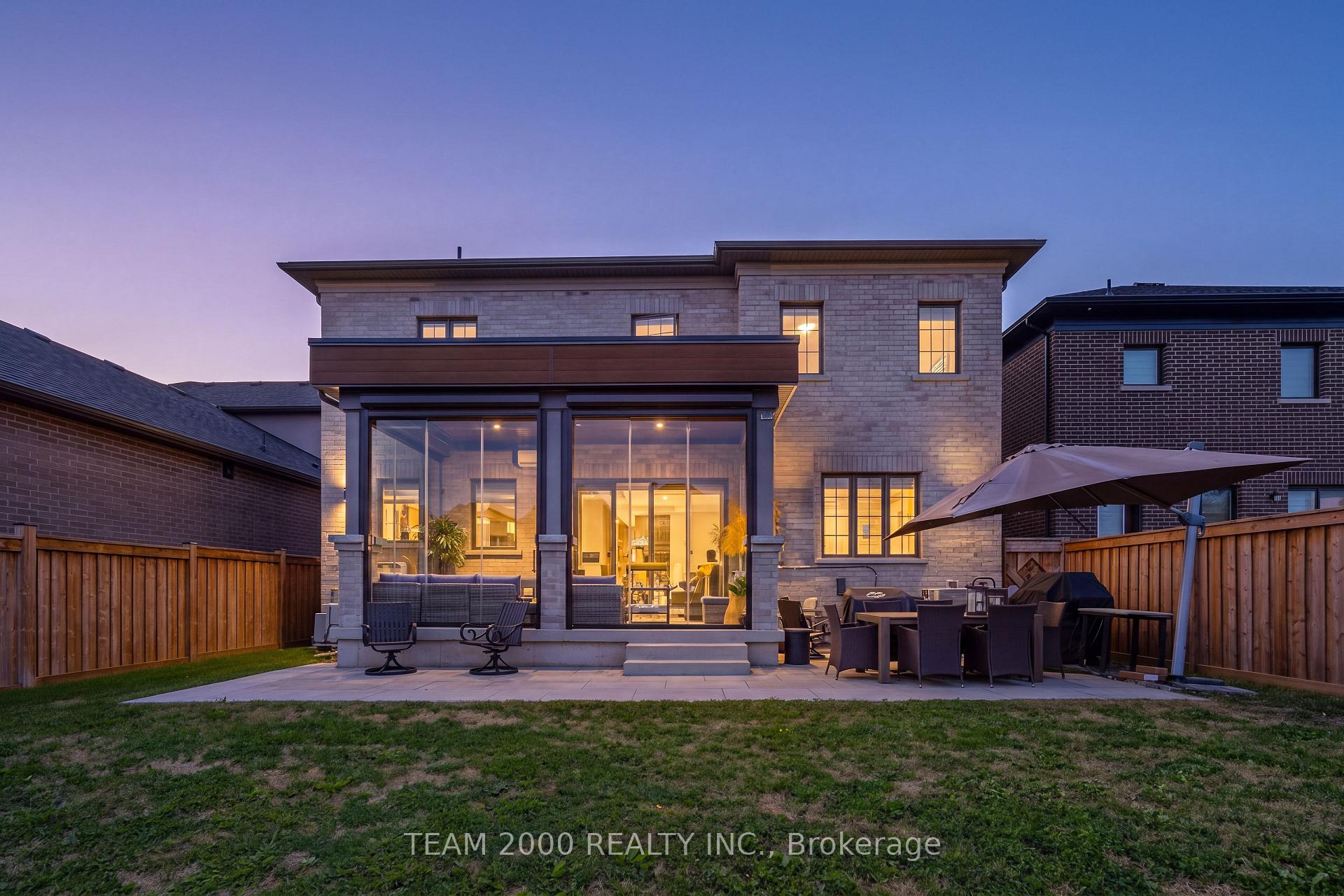 Photo 2 of 33 Winthrop Crescent, Vaughan, Vellore Village — HOMEH