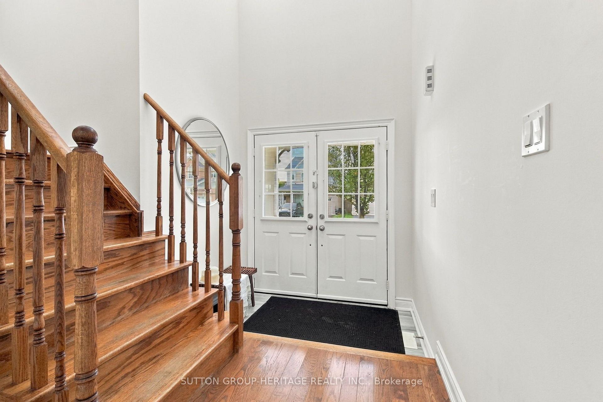 Photo 2 of 36 Mildenhall Place, Whitby, Brooklin — HOMEH