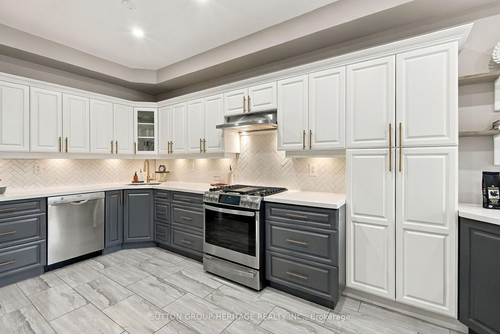 Photo 13 of 36 Mildenhall Place, Whitby, Brooklin — HOMEH