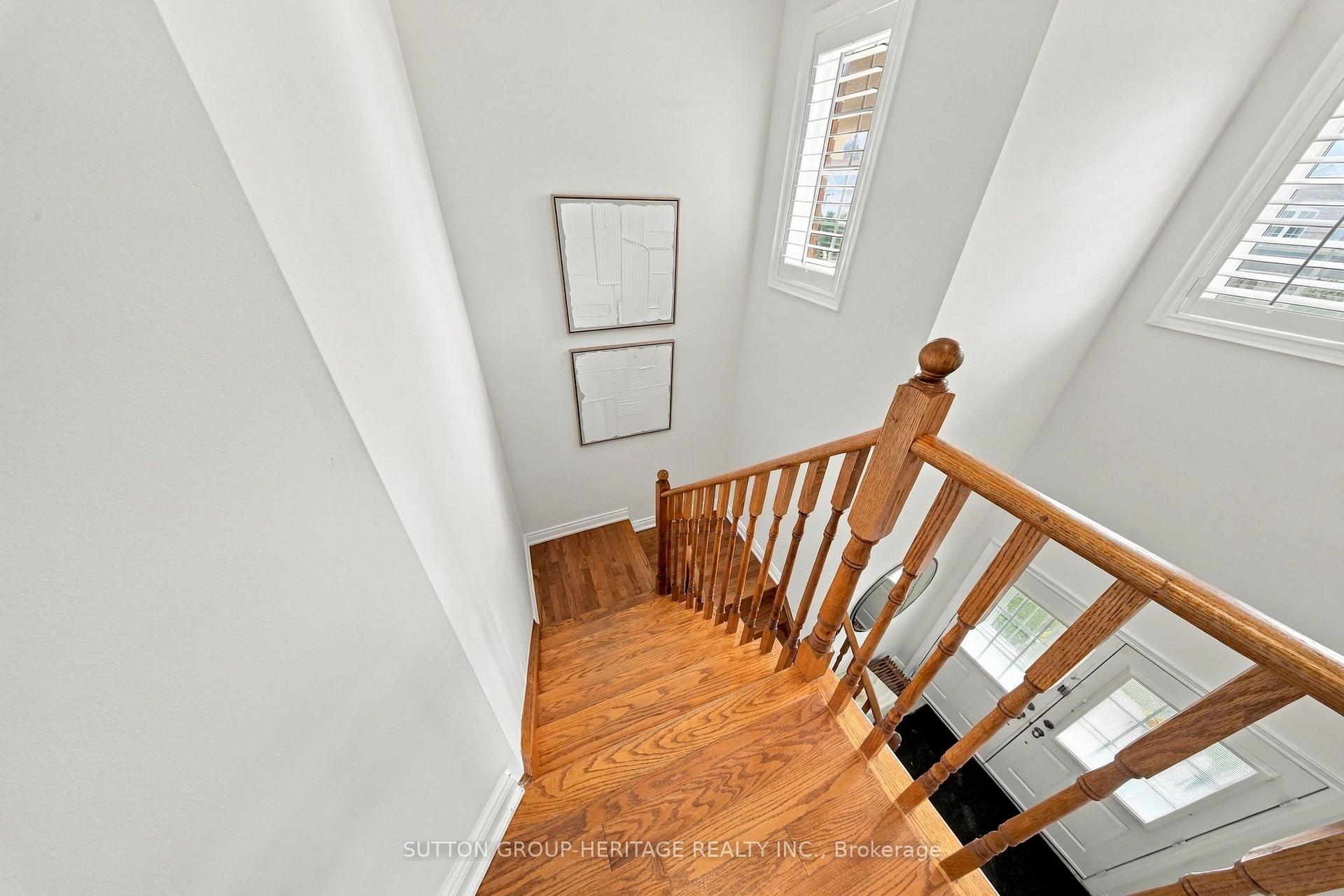 Photo 15 of 36 Mildenhall Place, Whitby, Brooklin — HOMEH