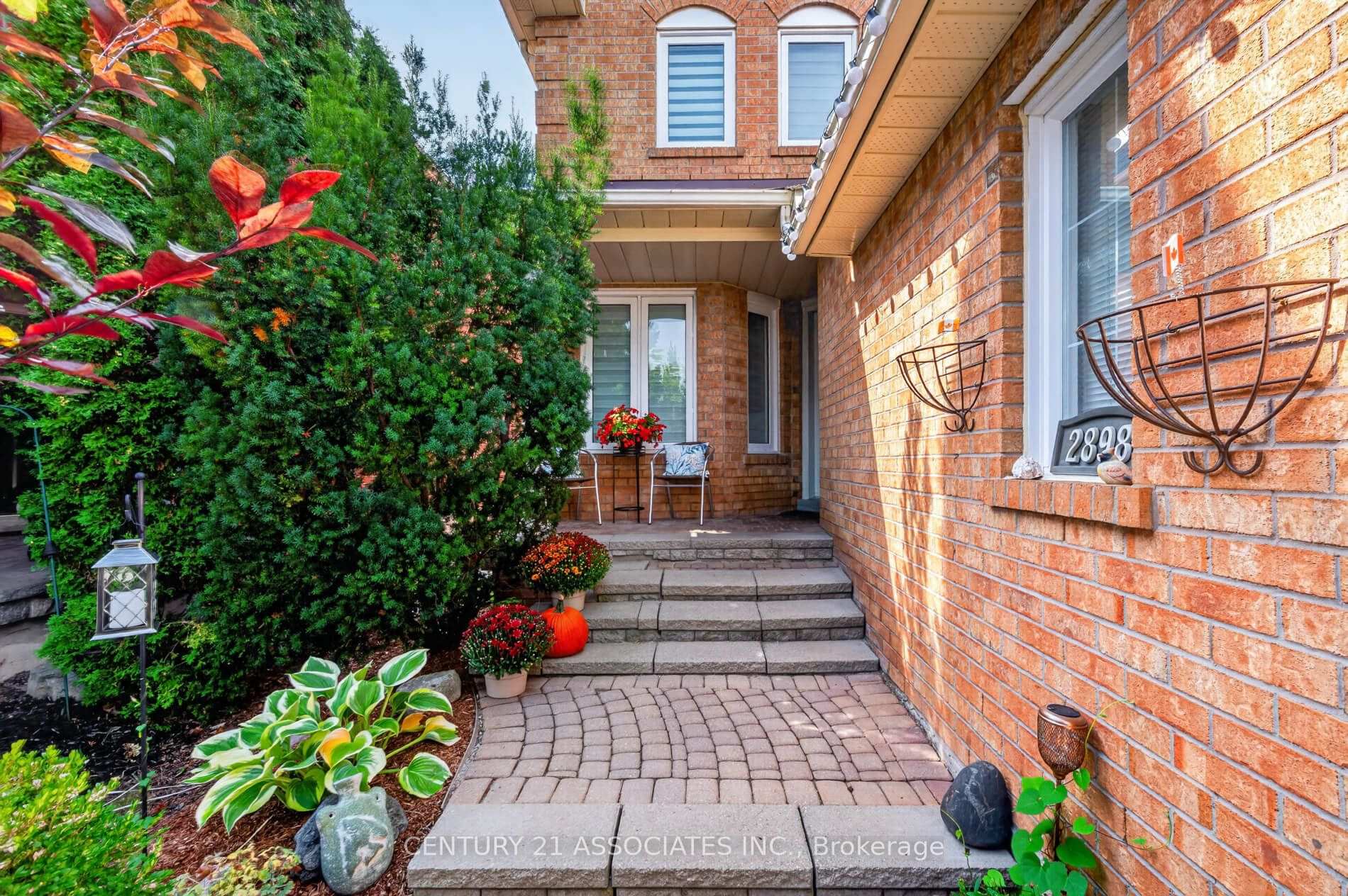 Photo 2 of 2898 Rainwater Drive, Mississauga, Meadowvale — HOMEH