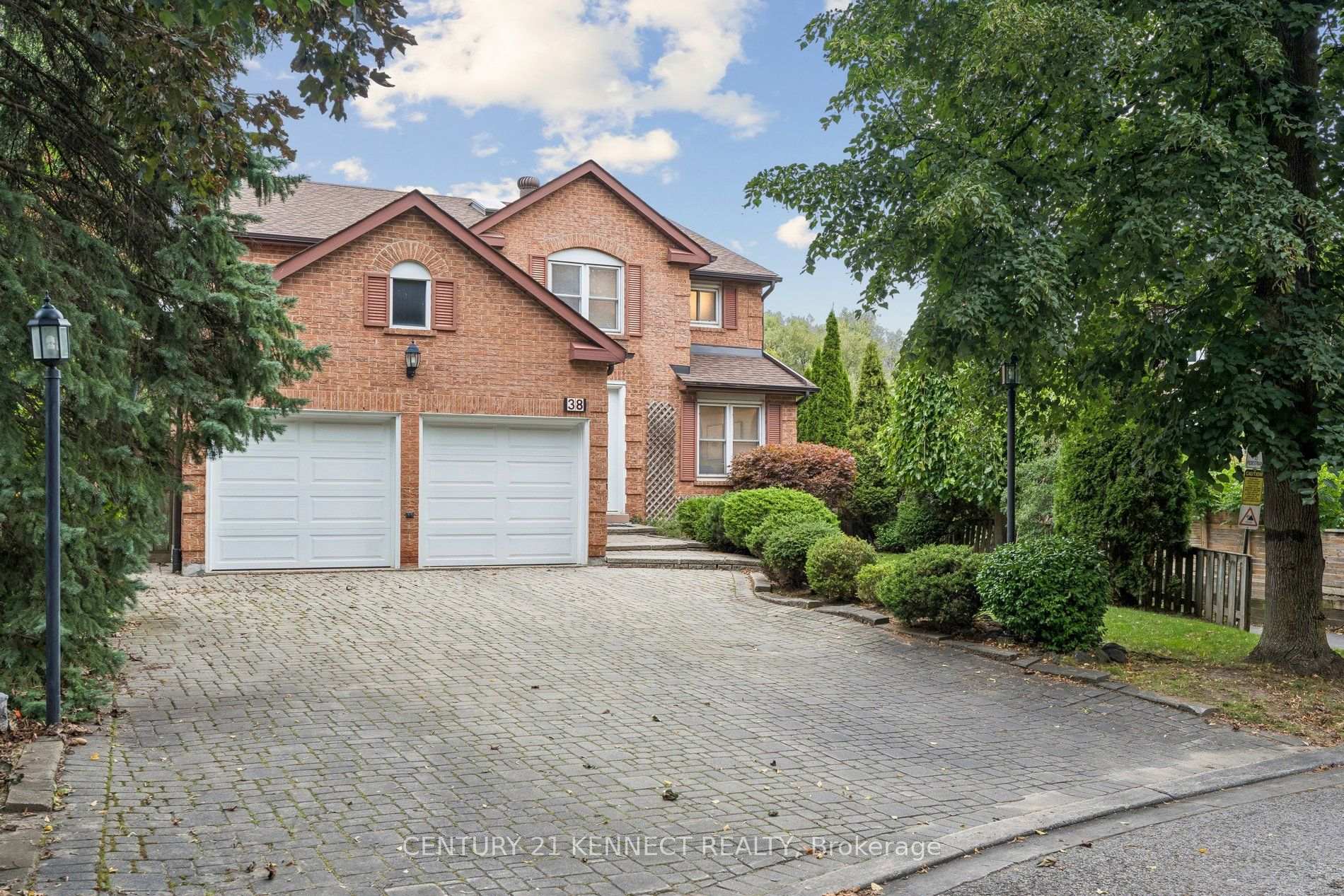 Photo 3 of 38 Rosemount Avenue, Markham, Thornlea — HOMEH