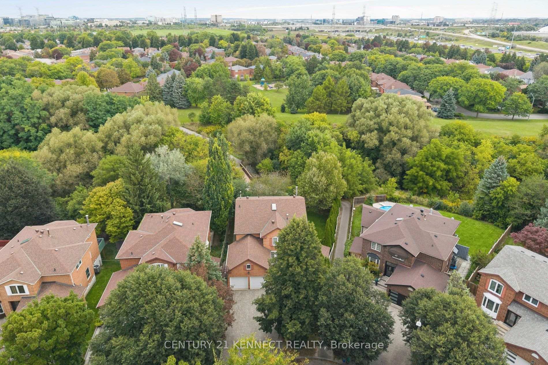 Photo 4 of 38 Rosemount Avenue, Markham, Thornlea — HOMEH