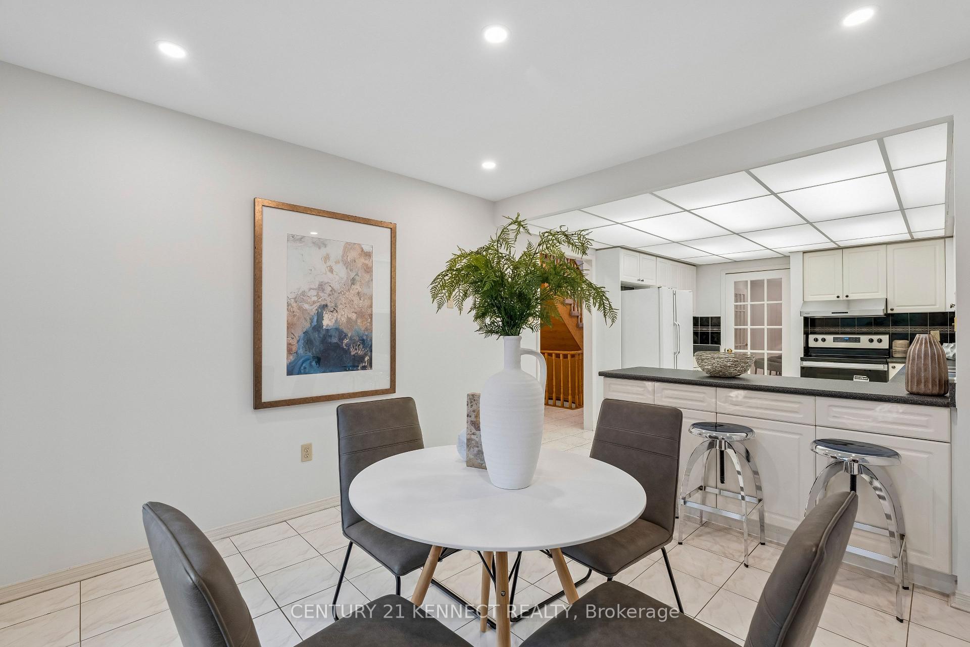 Photo 12 of 38 Rosemount Avenue, Markham, Thornlea — HOMEH
