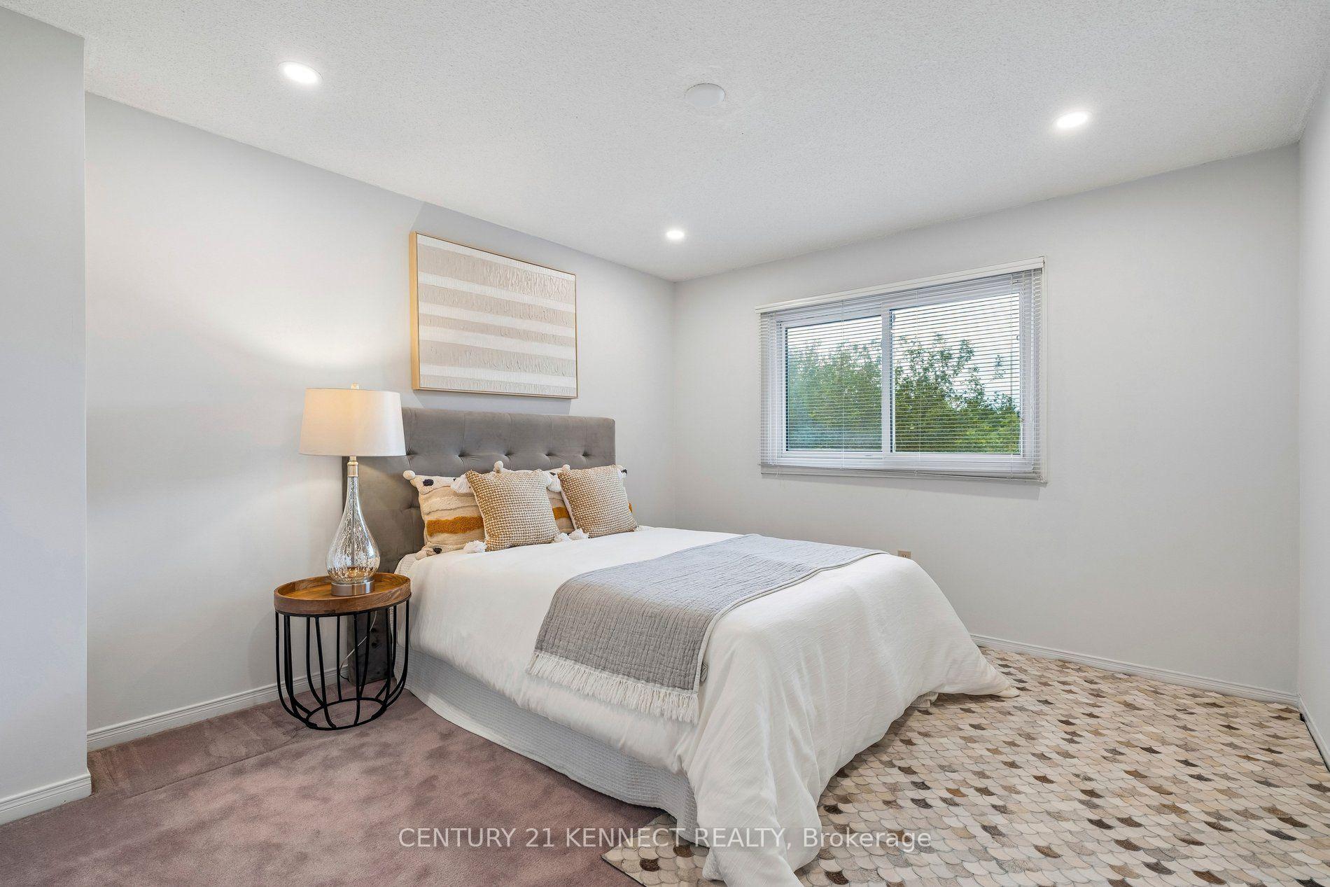 Photo 18 of 38 Rosemount Avenue, Markham, Thornlea — HOMEH