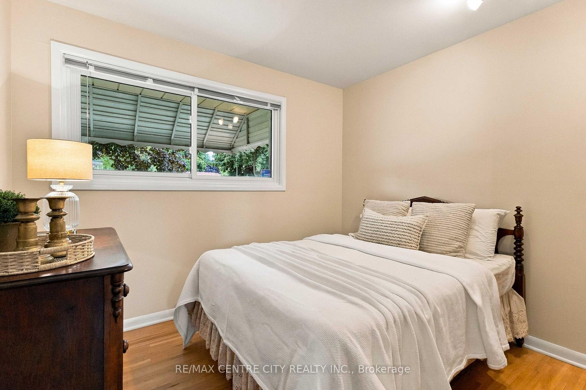 Photo 23 of 1006 Apache Road, London, East D — HOMEH