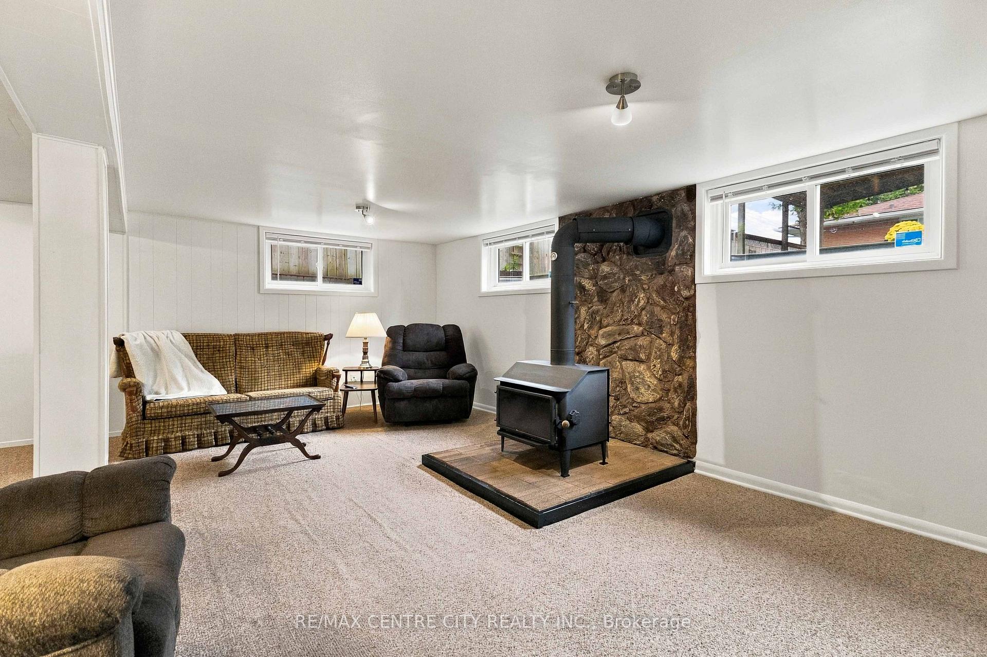 Photo 33 of 1006 Apache Road, London, East D — HOMEH