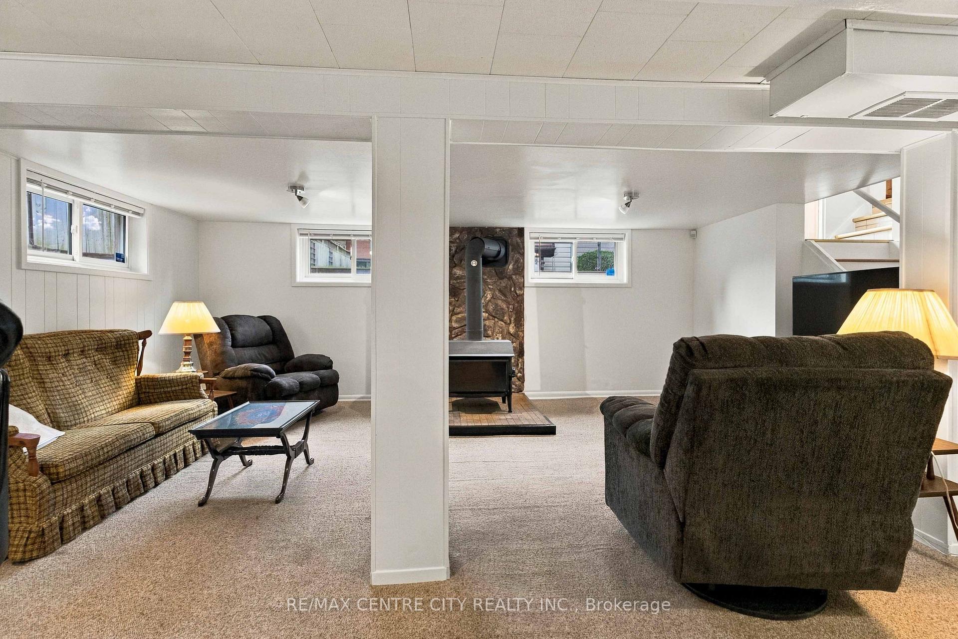 Photo 38 of 1006 Apache Road, London, East D — HOMEH