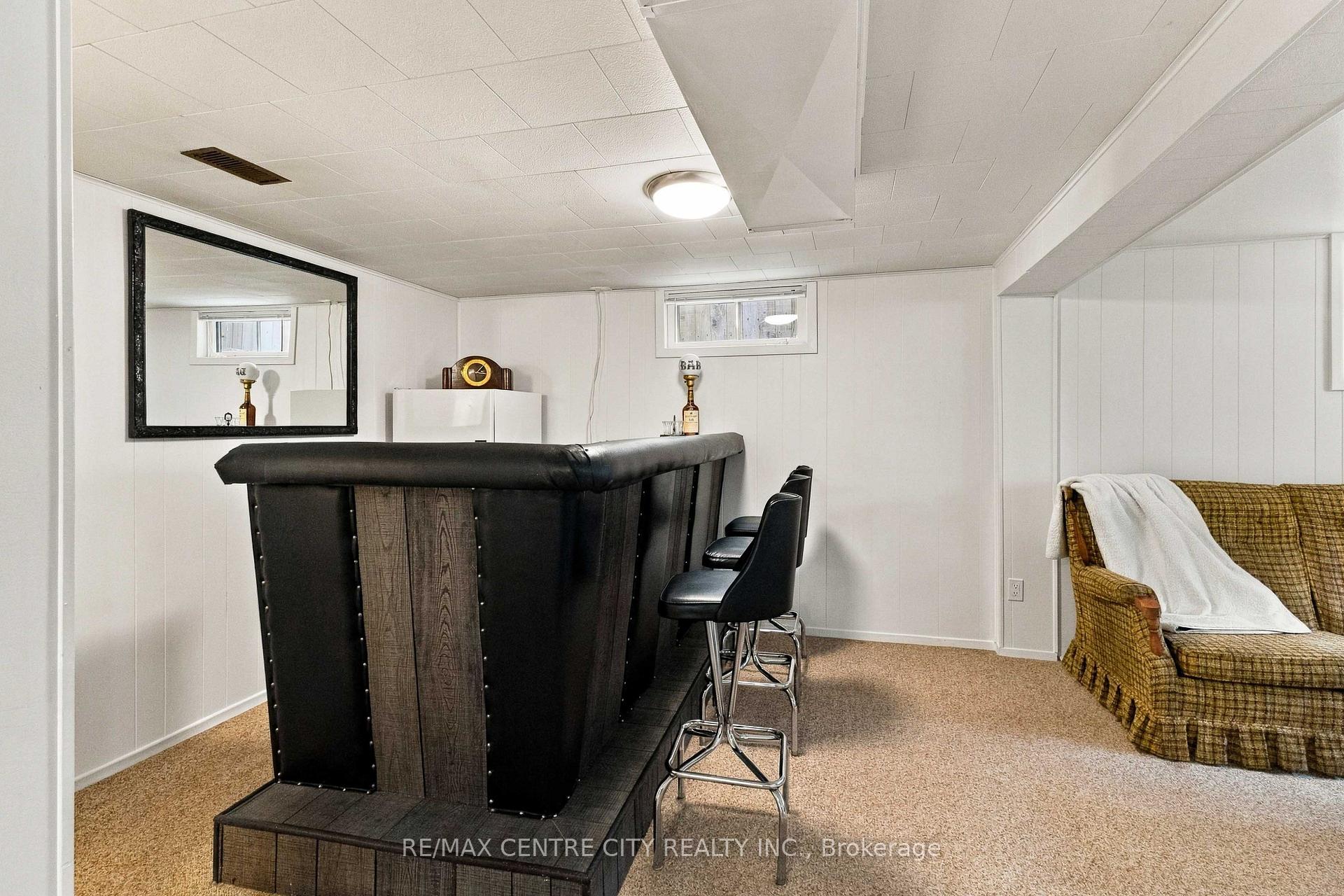Photo 39 of 1006 Apache Road, London, East D — HOMEH