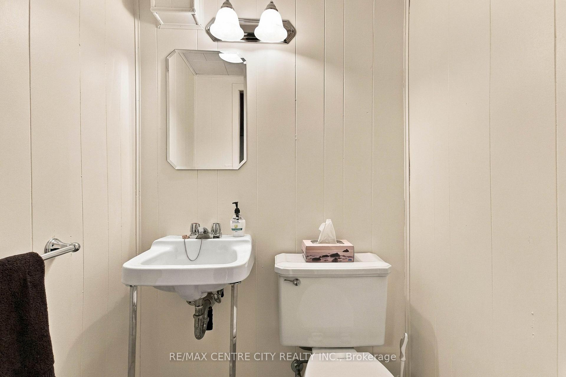 Photo 41 of 1006 Apache Road, London, East D — HOMEH