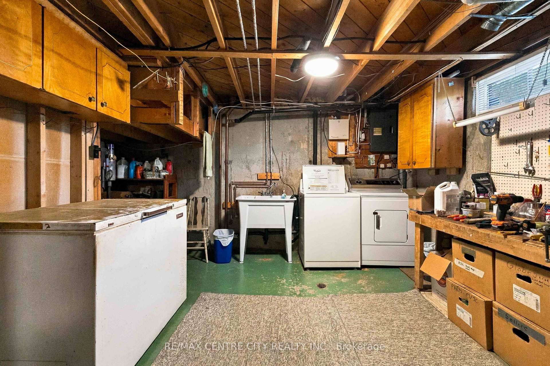 Photo 42 of 1006 Apache Road, London, East D — HOMEH