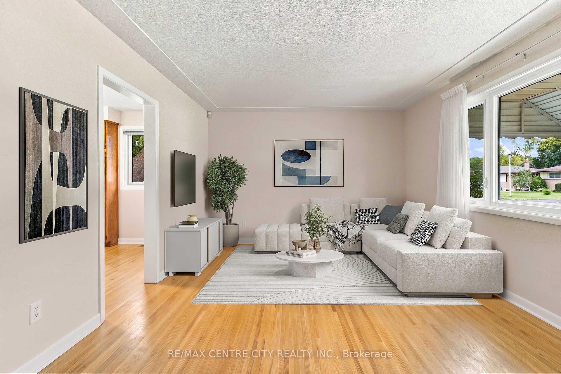 Photo 10 of 1006 Apache Road, London, East D — HOMEH