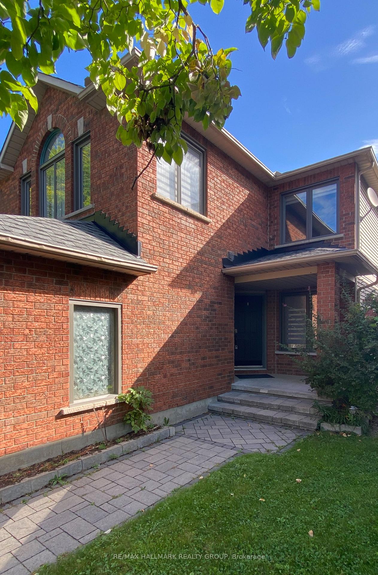 Photo 5 of 128 Grenadier Way, Ottawa, Barrhaven - Longfields — HOMEH