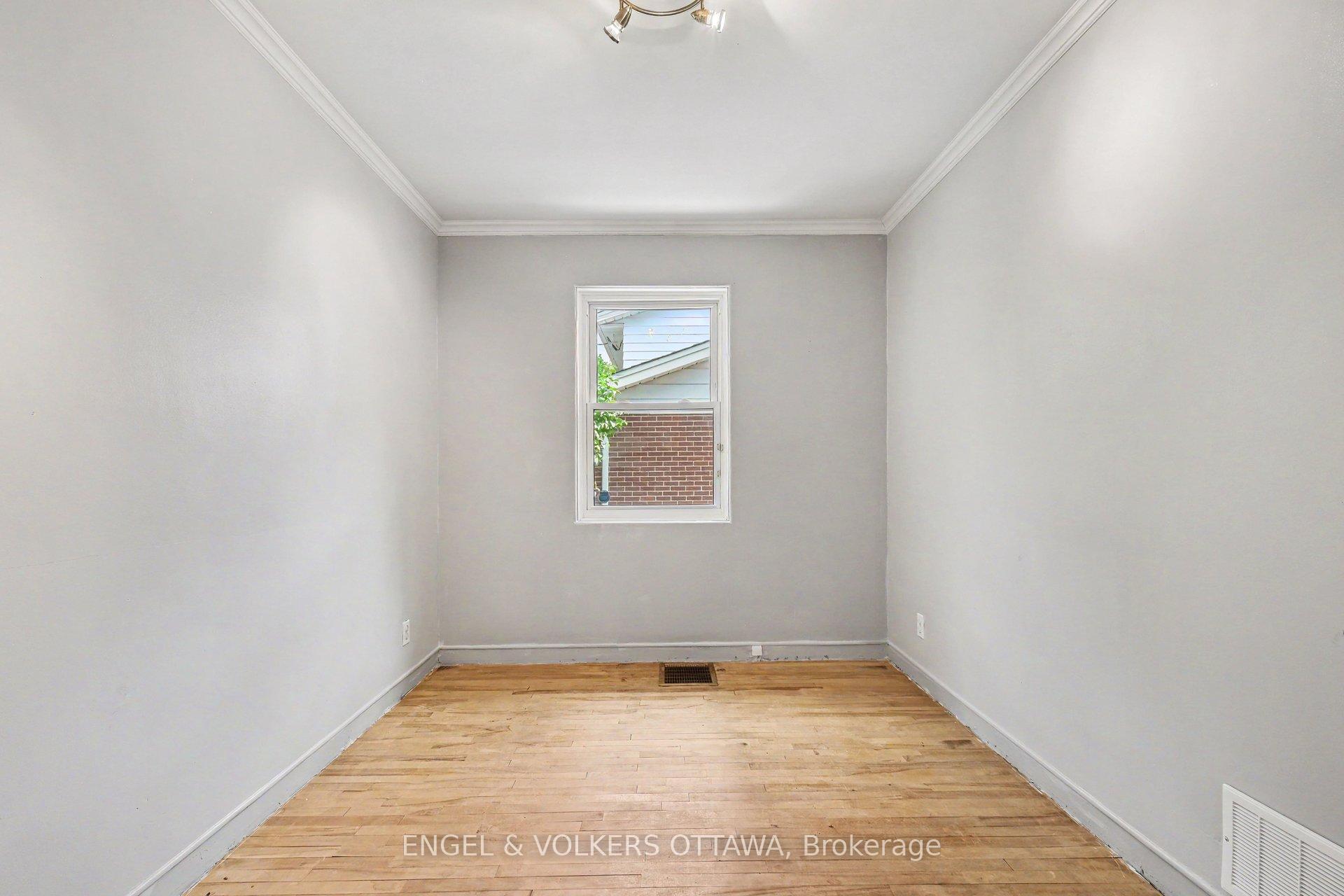 Photo 16 of 325 Summit Avenue, Ottawa, Alta Vista/Faircrest Heights — HOMEH