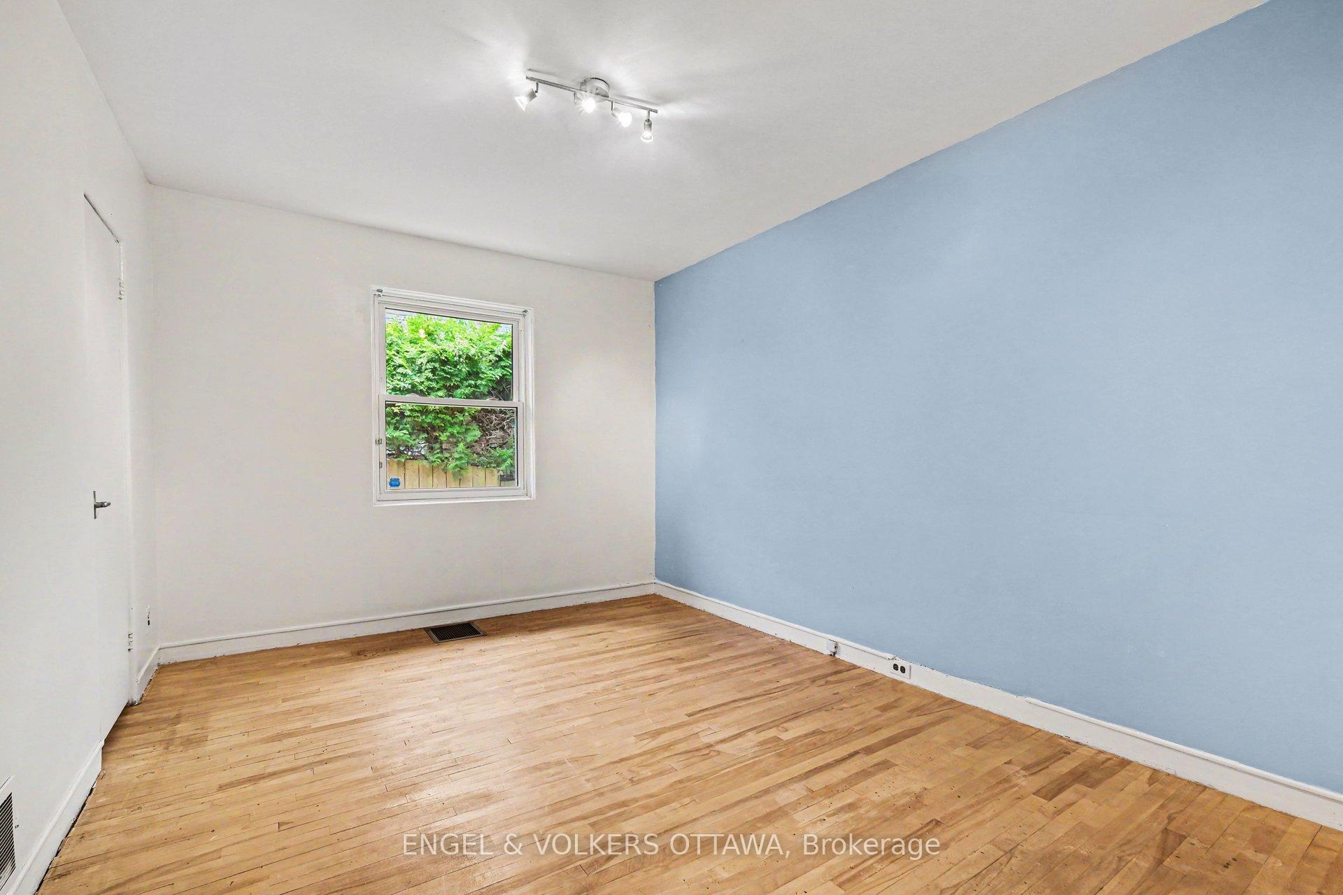 Photo 20 of 325 Summit Avenue, Ottawa, Alta Vista/Faircrest Heights — HOMEH