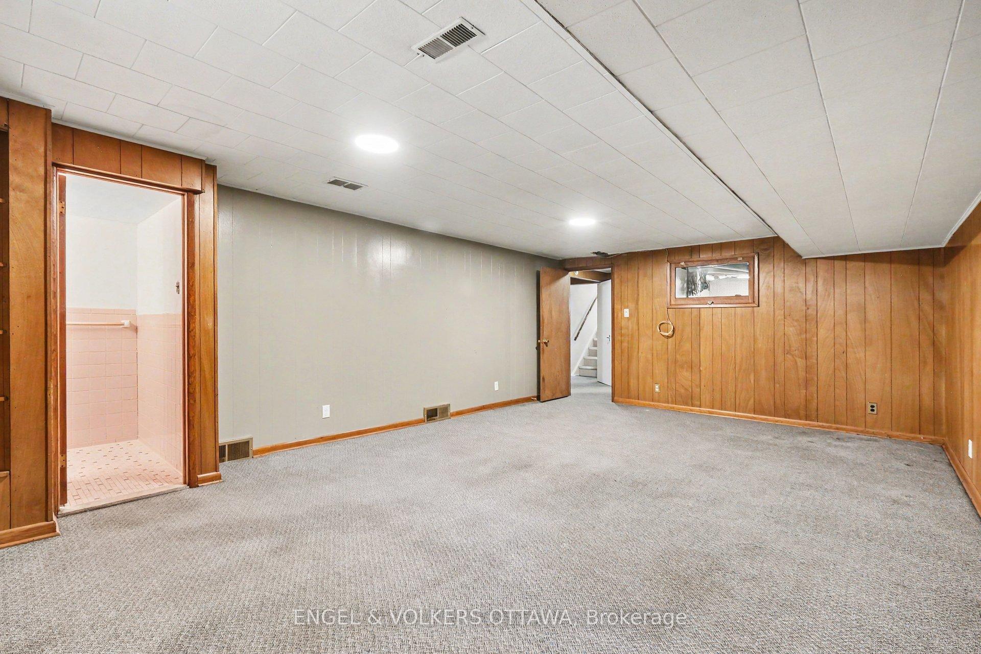 Photo 23 of 325 Summit Avenue, Ottawa, Alta Vista/Faircrest Heights — HOMEH