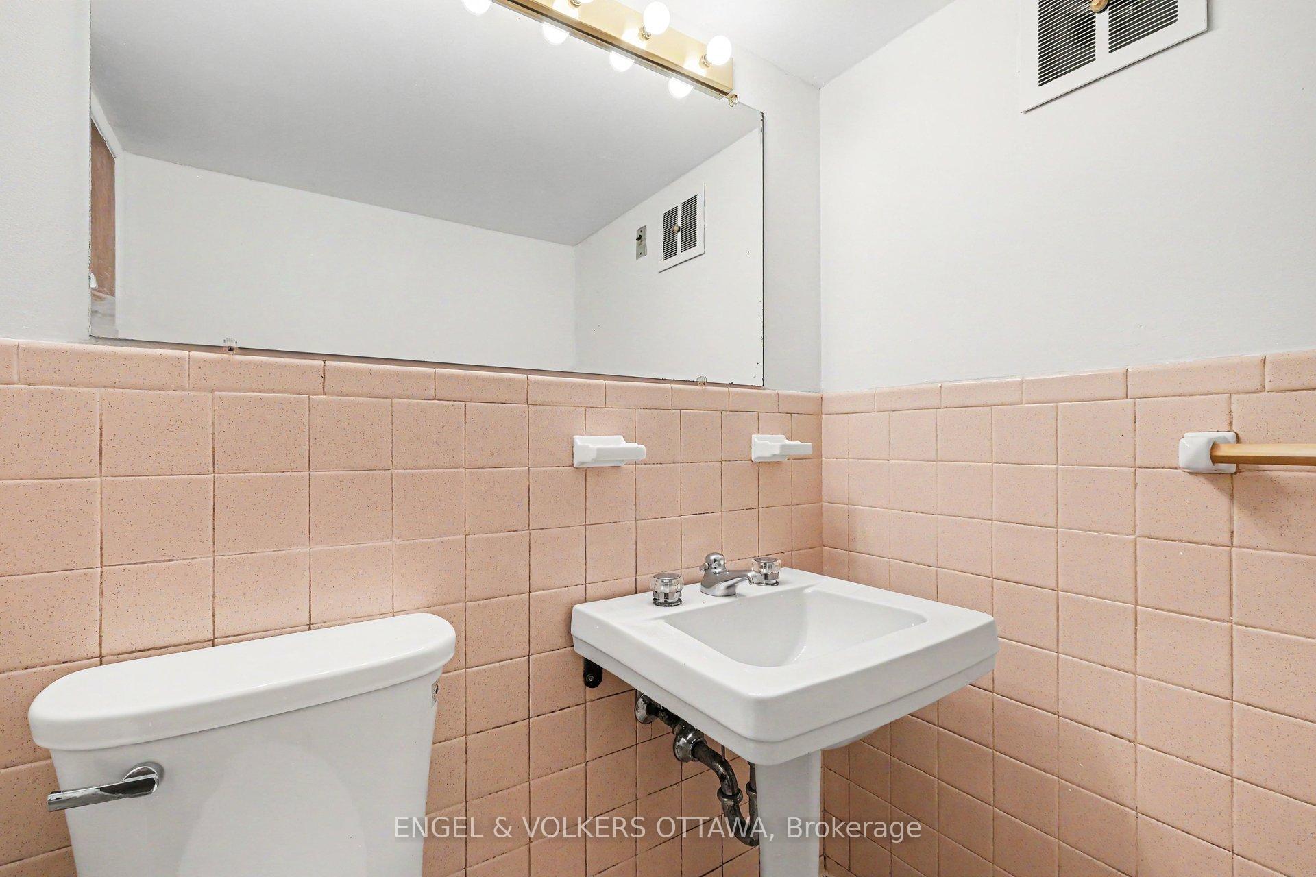 Photo 25 of 325 Summit Avenue, Ottawa, Alta Vista/Faircrest Heights — HOMEH