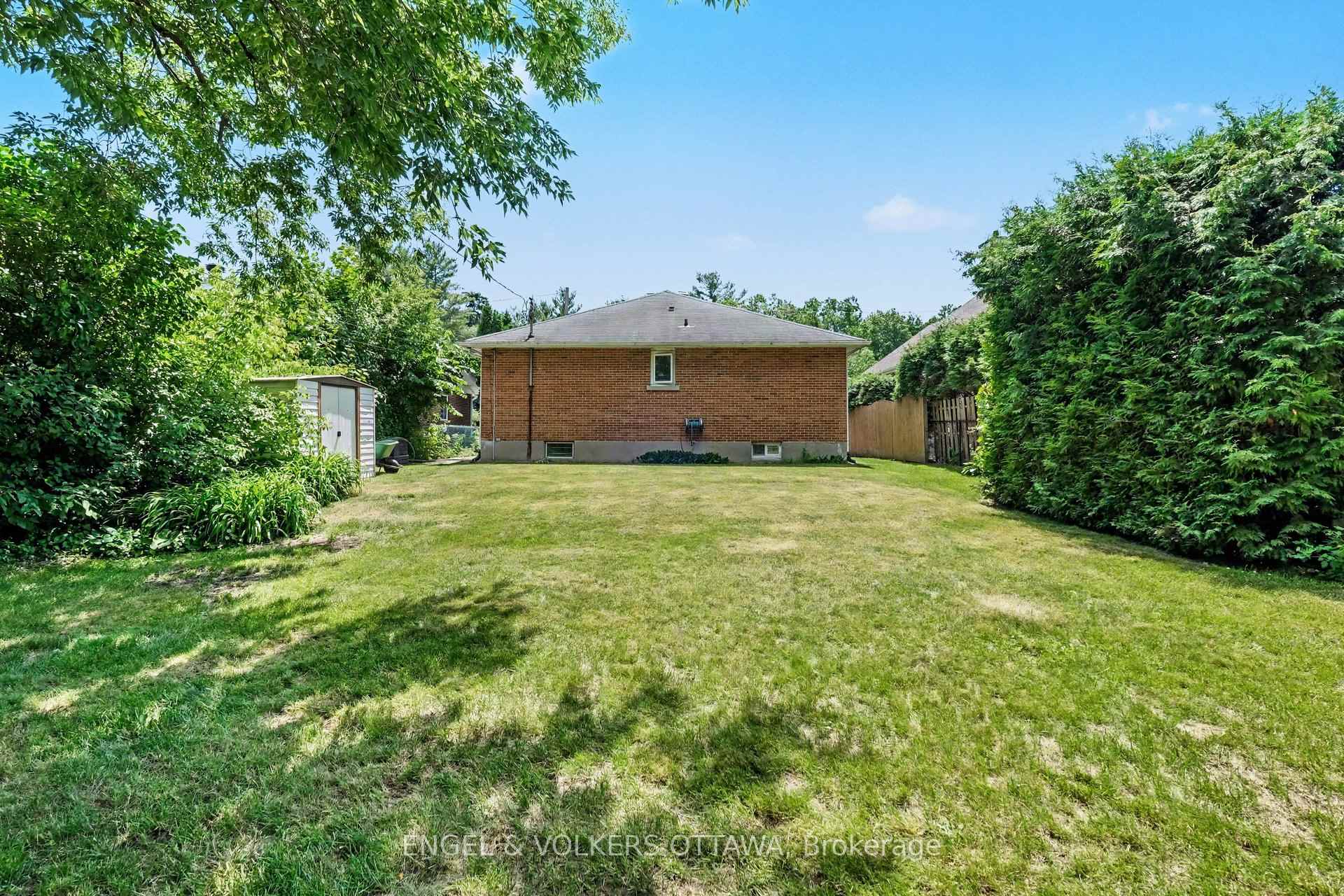 Photo 26 of 325 Summit Avenue, Ottawa, Alta Vista/Faircrest Heights — HOMEH