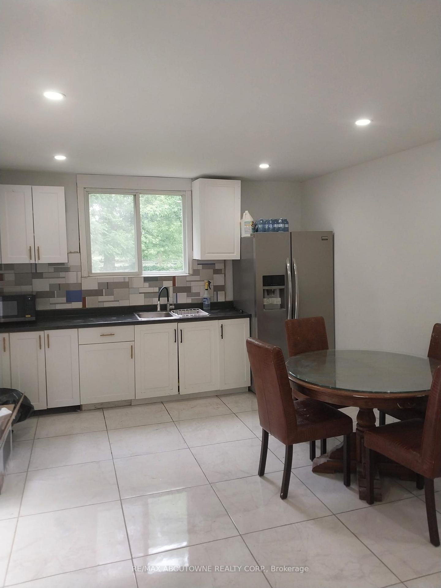 Photo 9 of 1071 Southcote Road, Hamilton, Ancaster — HOMEH