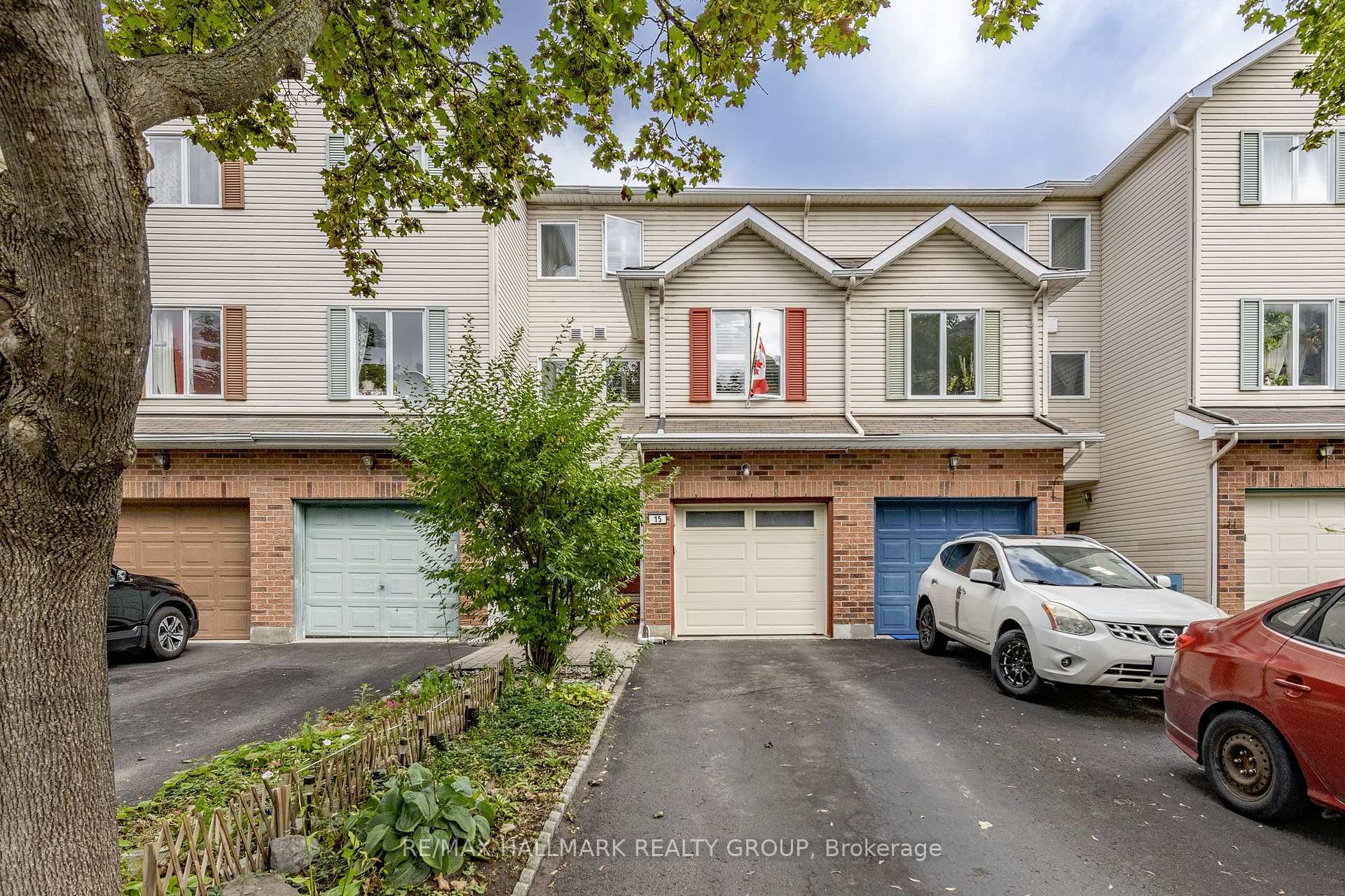Photo 4 of 15 Provender Avenue, Ottawa, CFB Rockcliffe and Area — HOMEH