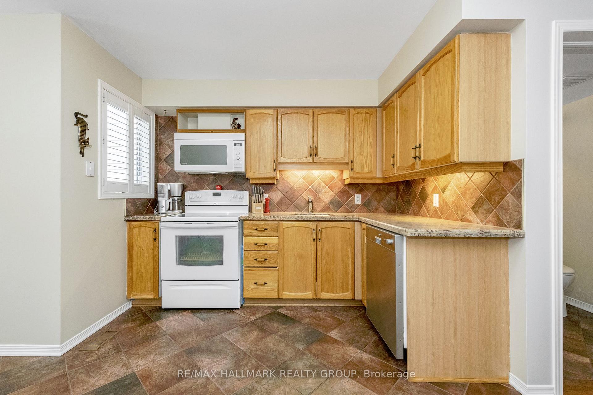 Photo 19 of 15 Provender Avenue, Ottawa, CFB Rockcliffe and Area — HOMEH