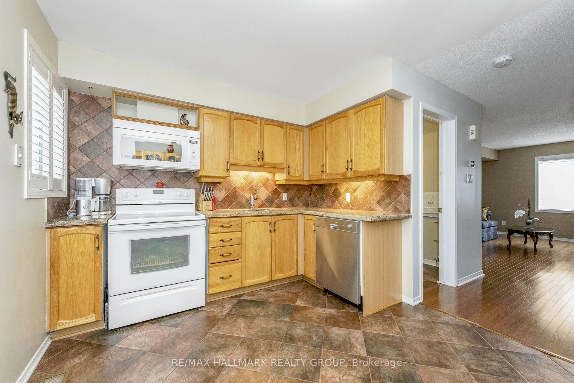 Photo 20 of 15 Provender Avenue, Ottawa, CFB Rockcliffe and Area — HOMEH